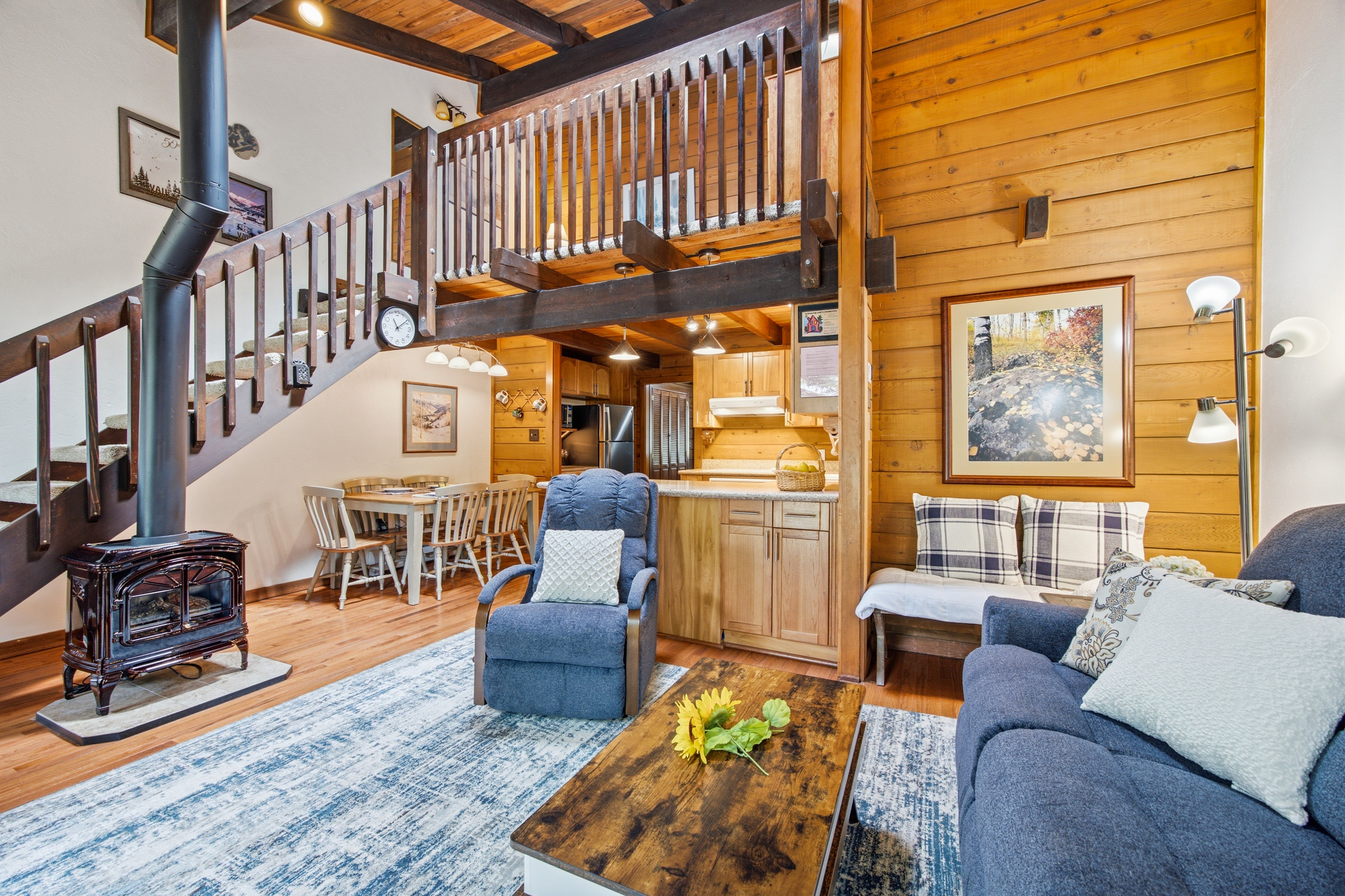  South-Facing 3-bedroom Plus Loft Townhome - 物件實景