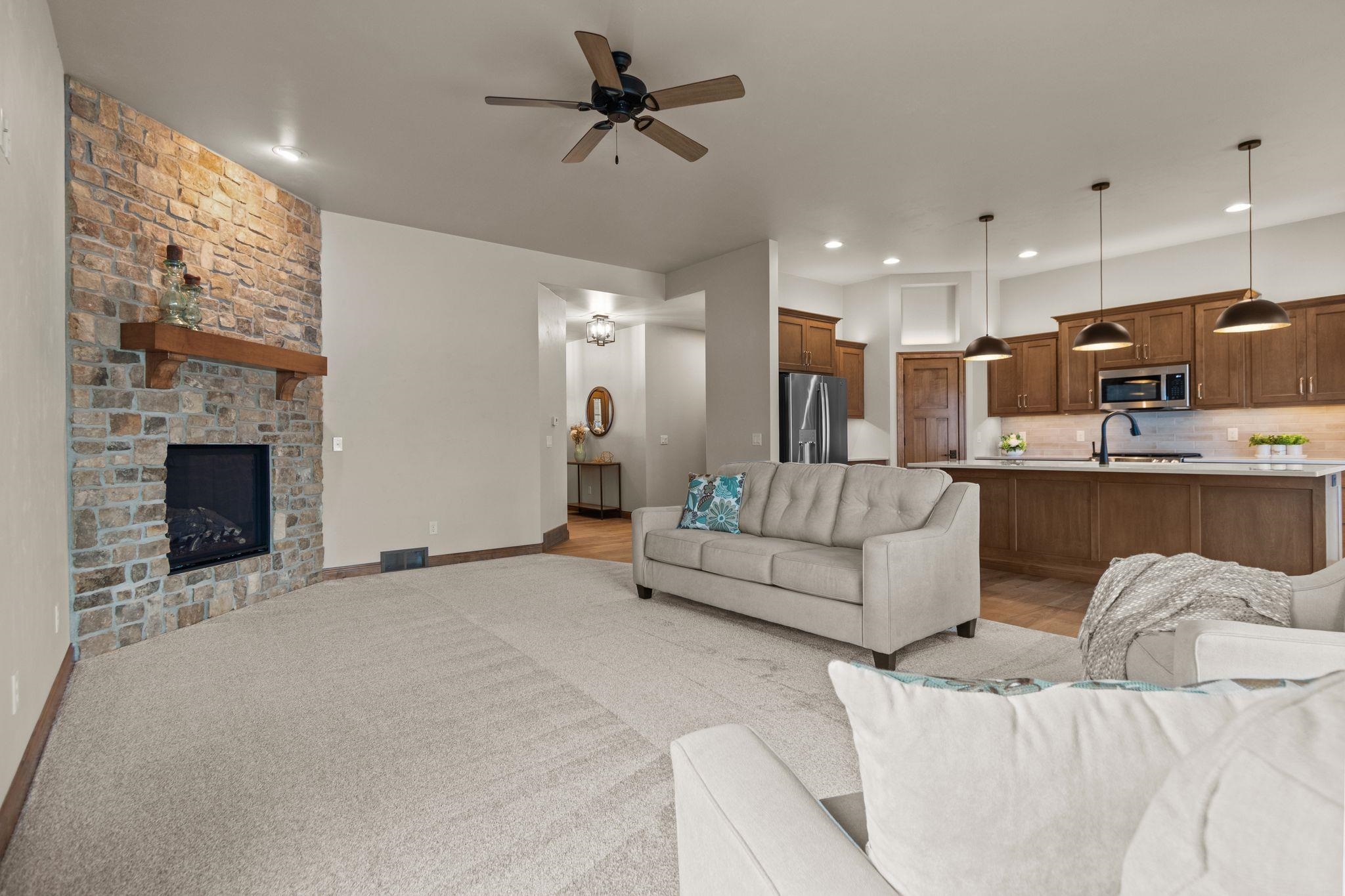 Neenah, Wisconsin, 54956, United States, 2 Bedrooms Bedrooms, ,2 BathroomsBathrooms,Residential,For Sale,2029960