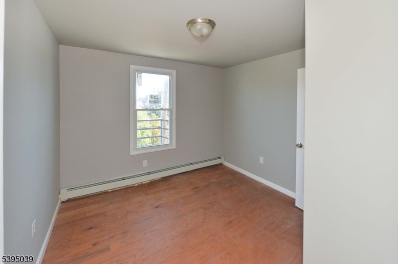 Paterson City, New Jersey, 07504, United States, 10 Bedrooms Bedrooms, ,3 BathroomsBathrooms,Residential,For Sale,1988111