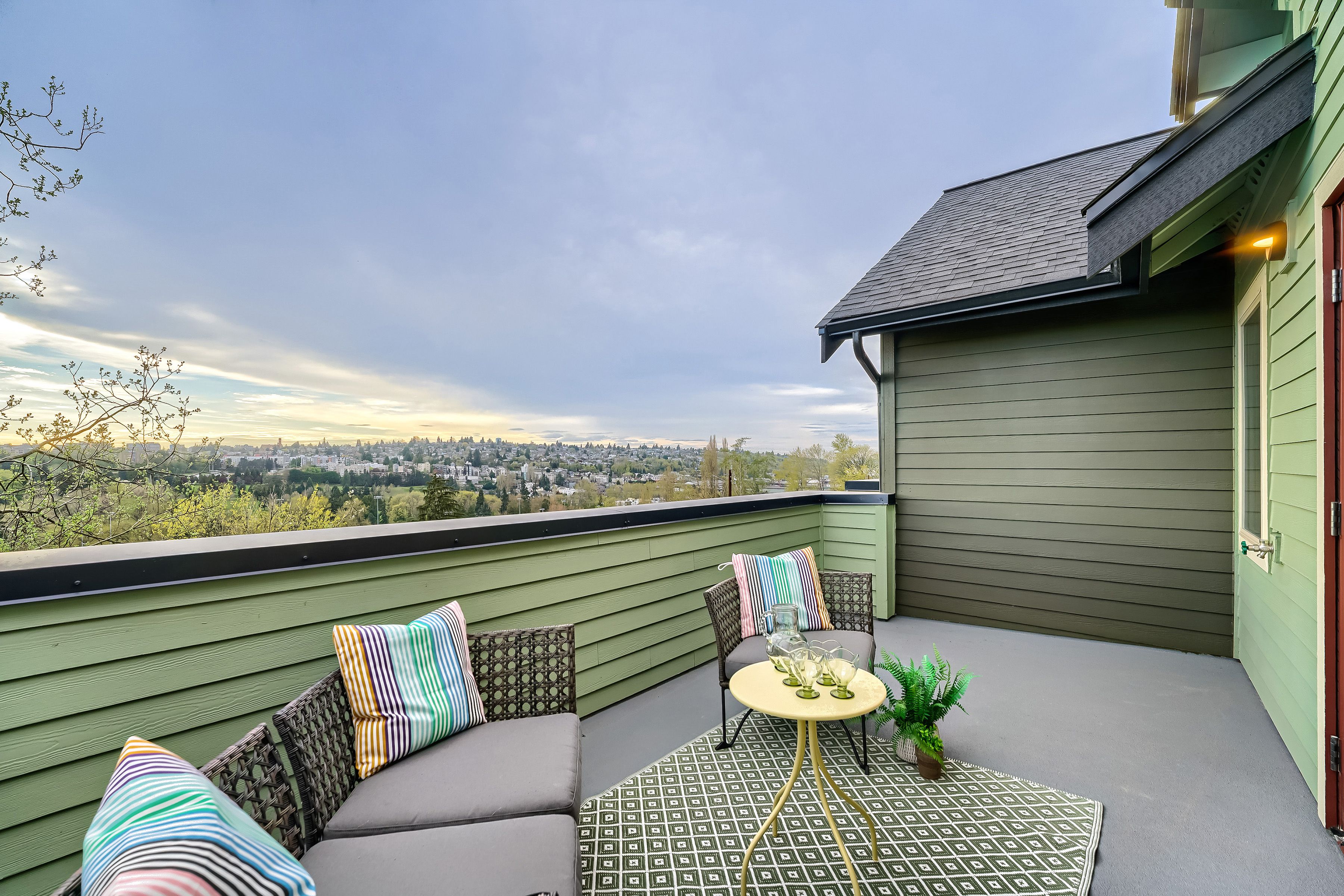  4586 22nd Ave SW, Seattle, WA 98106 - 物件實景