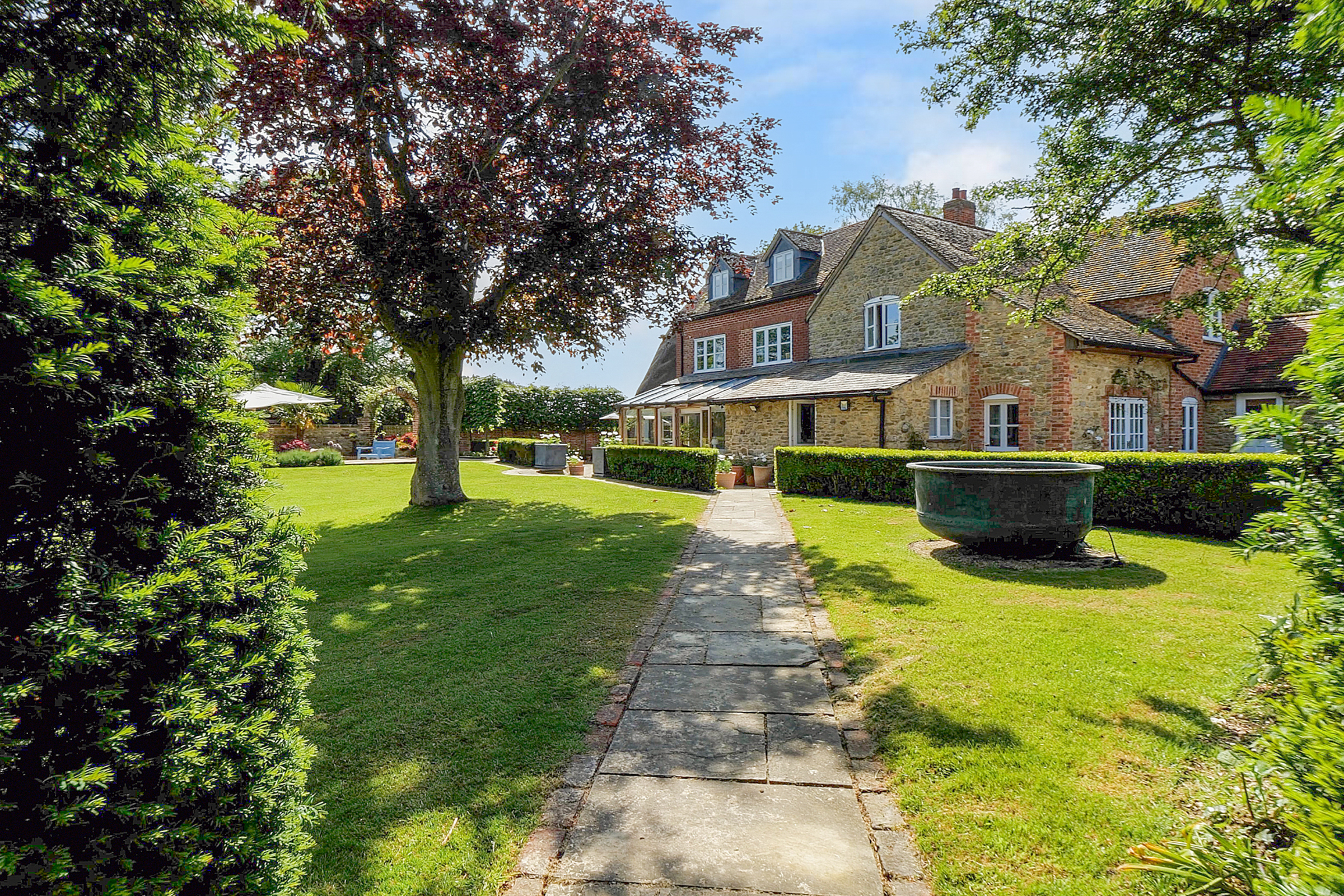  A Historic Oxfordshire Country House with Extensive Leisure Facilities - 物件實景