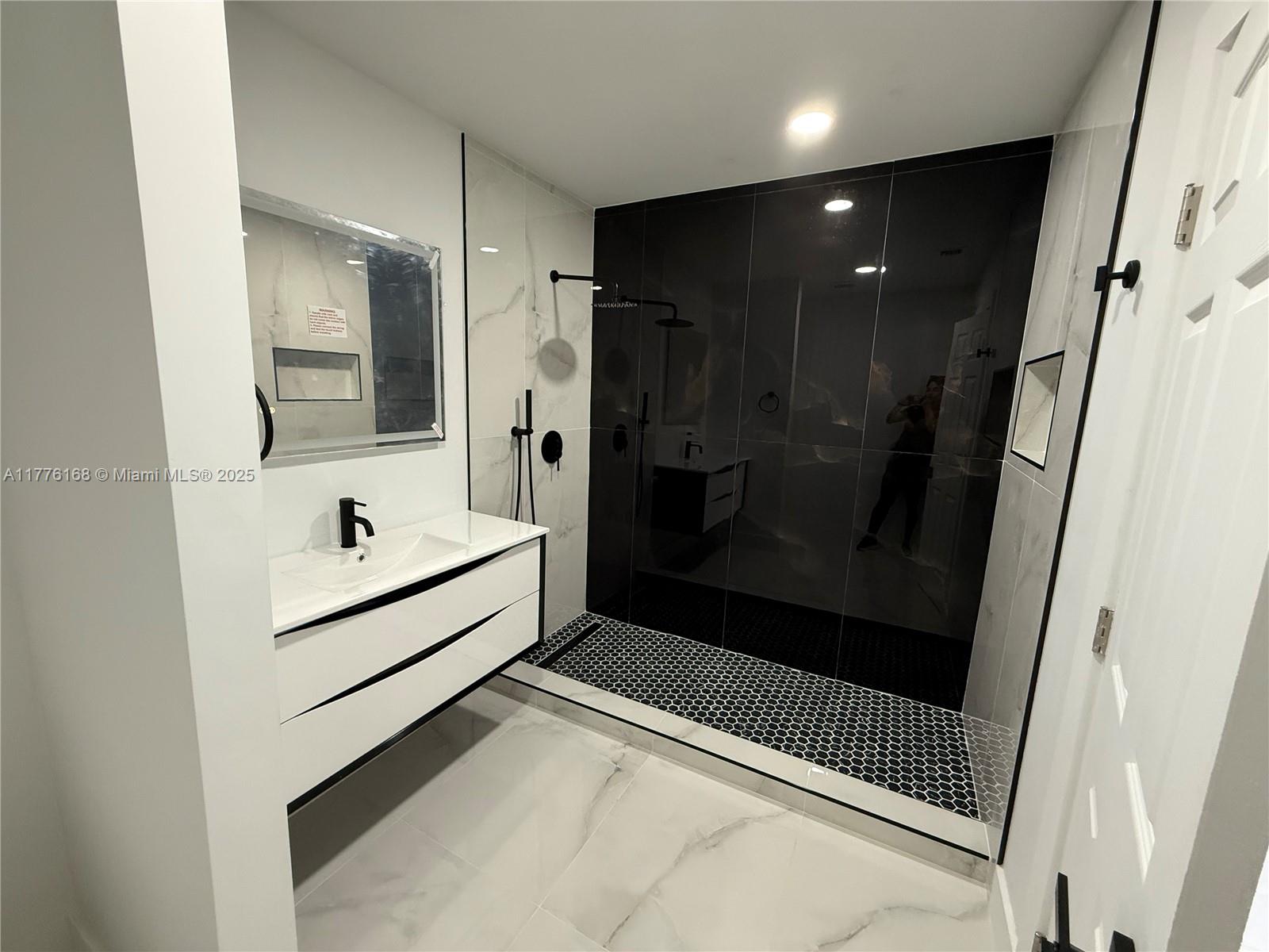 Miami, Florida, 33165, United States, 4 Bedrooms Bedrooms, ,3 BathroomsBathrooms,Residential,For Sale,1849955