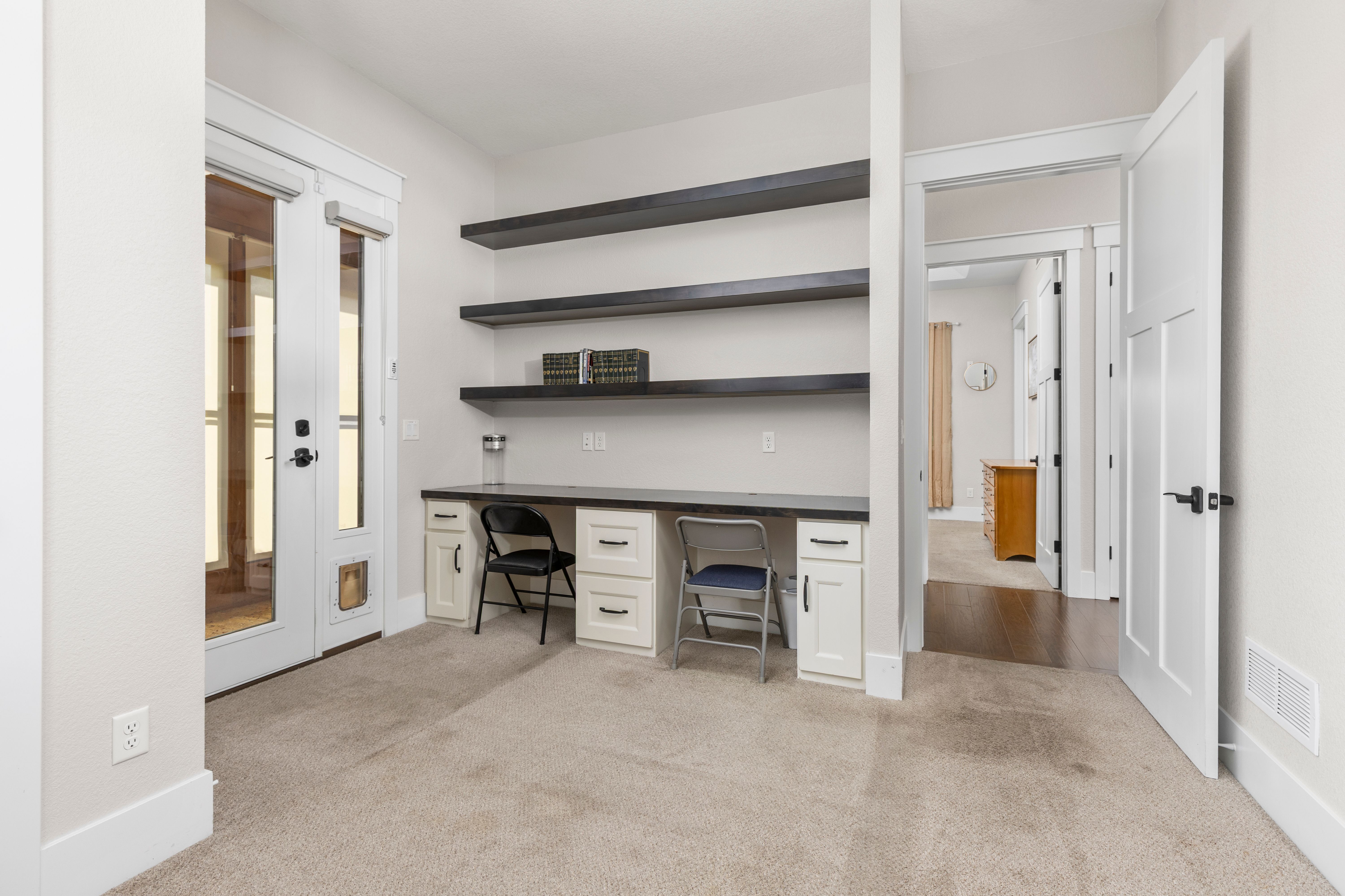  Amazing Opportunity For Multigenerational Living - 物件實景