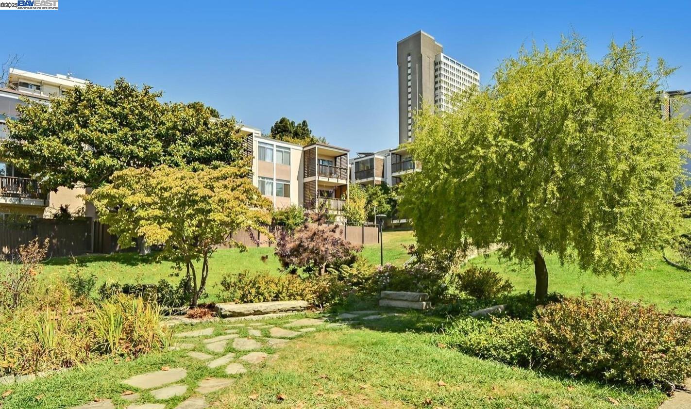 San Francisco, California, 94115, United States, 3 Bedrooms Bedrooms, ,2 BathroomsBathrooms,Residential,For Sale,1925638