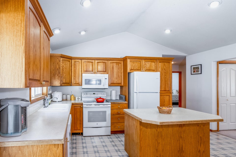 Prineville, Oregon, 97754, United States, 3 Bedrooms Bedrooms, ,2 BathroomsBathrooms,Residential,For Sale,1849072
