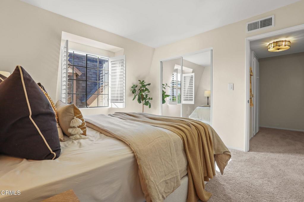 Pasadena, California, 91101, United States, 2 Bedrooms Bedrooms, ,2 BathroomsBathrooms,Residential,For Sale,1989436