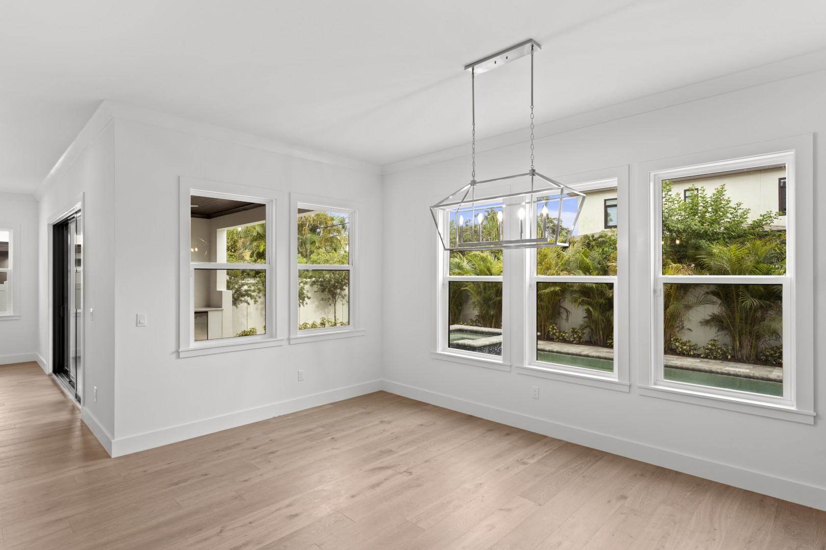 Tampa, Florida, 33611, United States, 6 Bedrooms Bedrooms, ,6 BathroomsBathrooms,Residential,For Sale,1981634