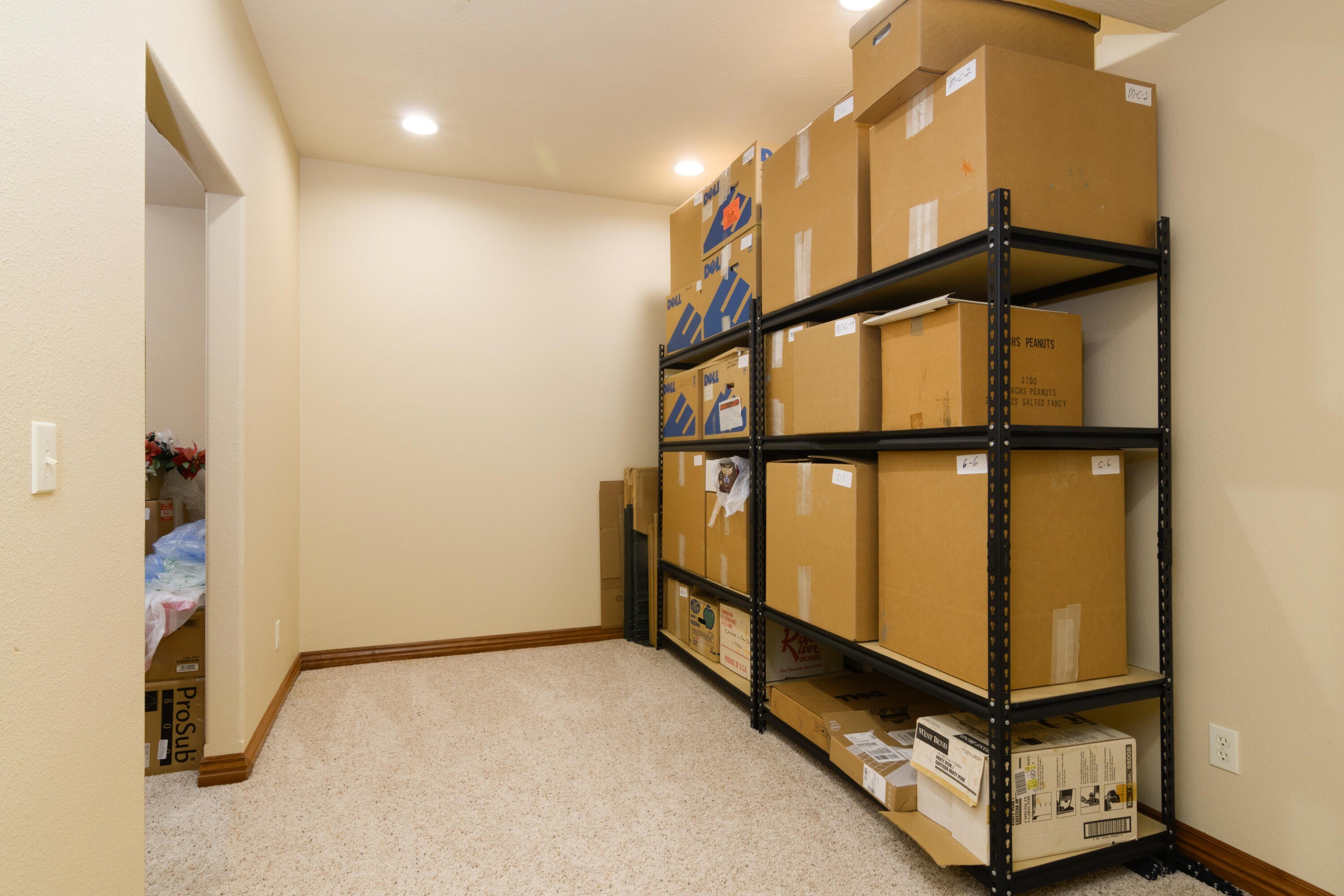 Walnut Shade, Missouri, 65771, United States, 6 Bedrooms Bedrooms, ,5 BathroomsBathrooms,Residential,For Sale,1975828