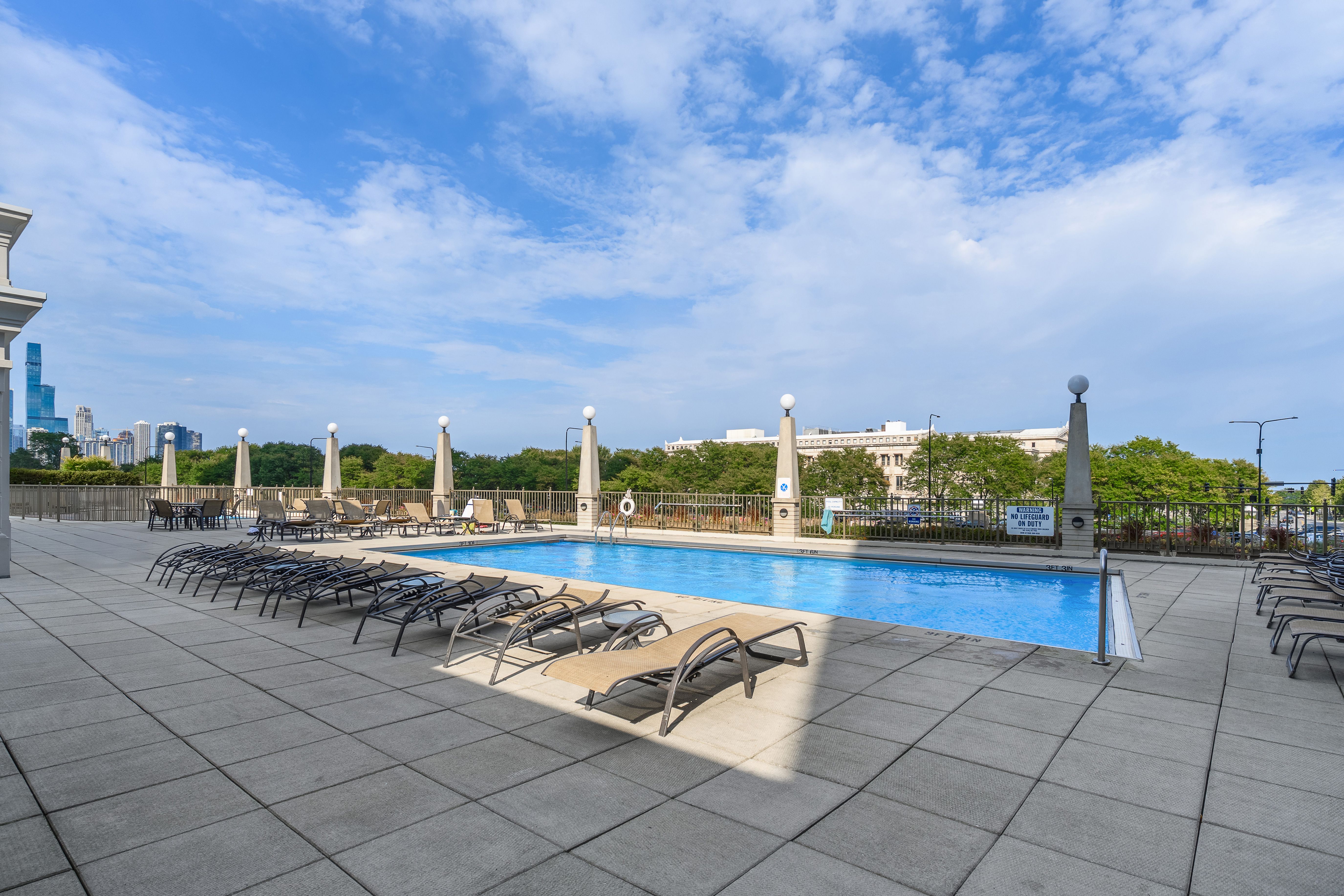  Wonderful One Bedroom Condo in South Loop