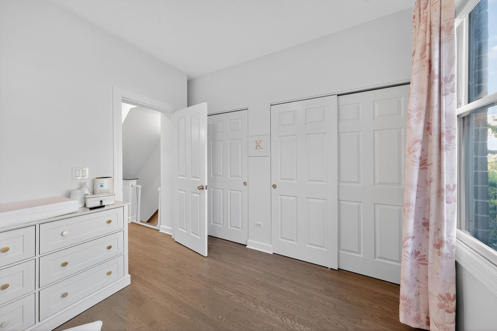 Chicago, Illinois, 60616, United States, 3 Bedrooms Bedrooms, ,3 BathroomsBathrooms,Residential,For Sale,1986457