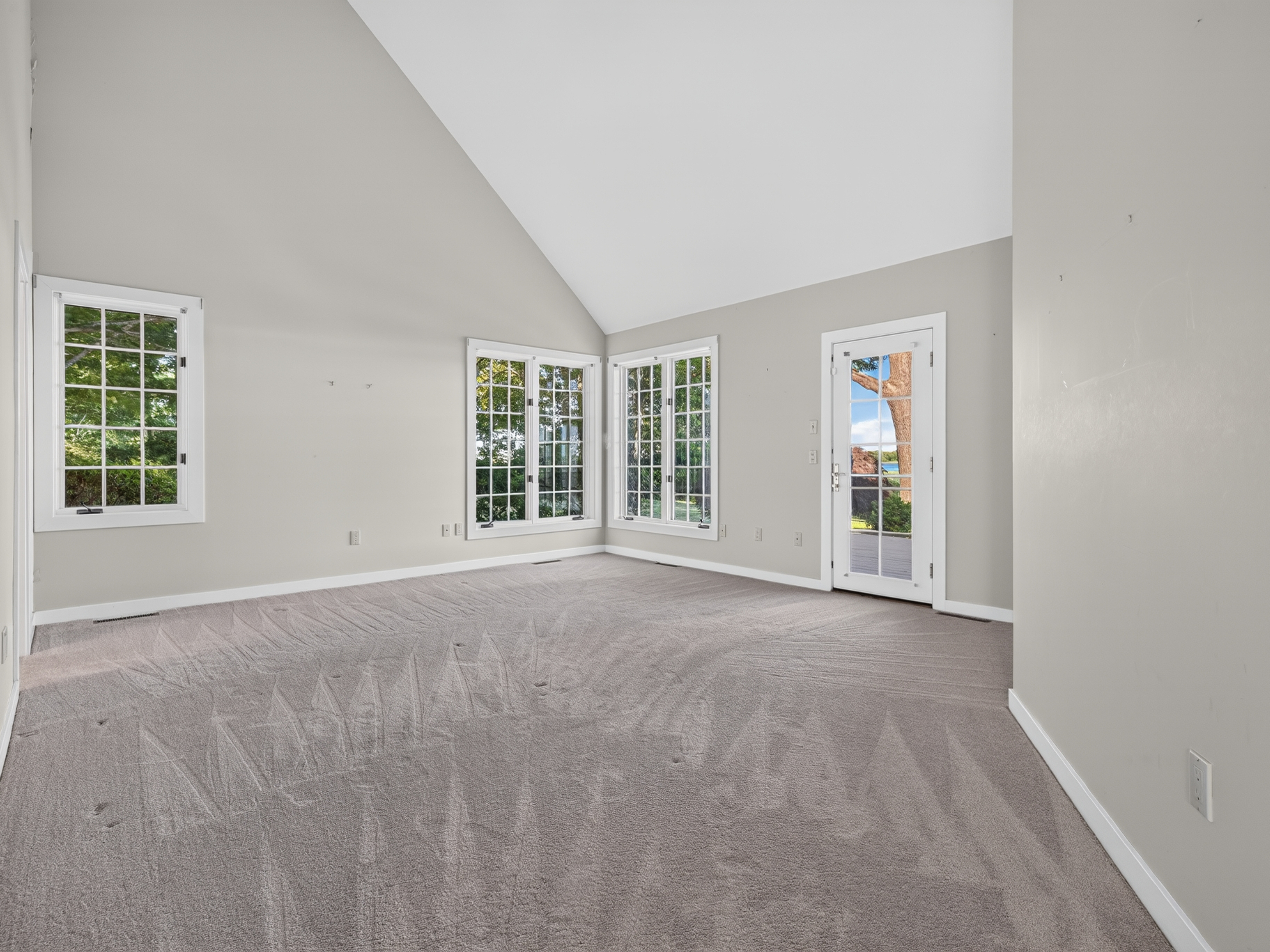  Contemporary Coastal Elegance Meets Exceptional Privacy Along South Cove in Old - 物件實景