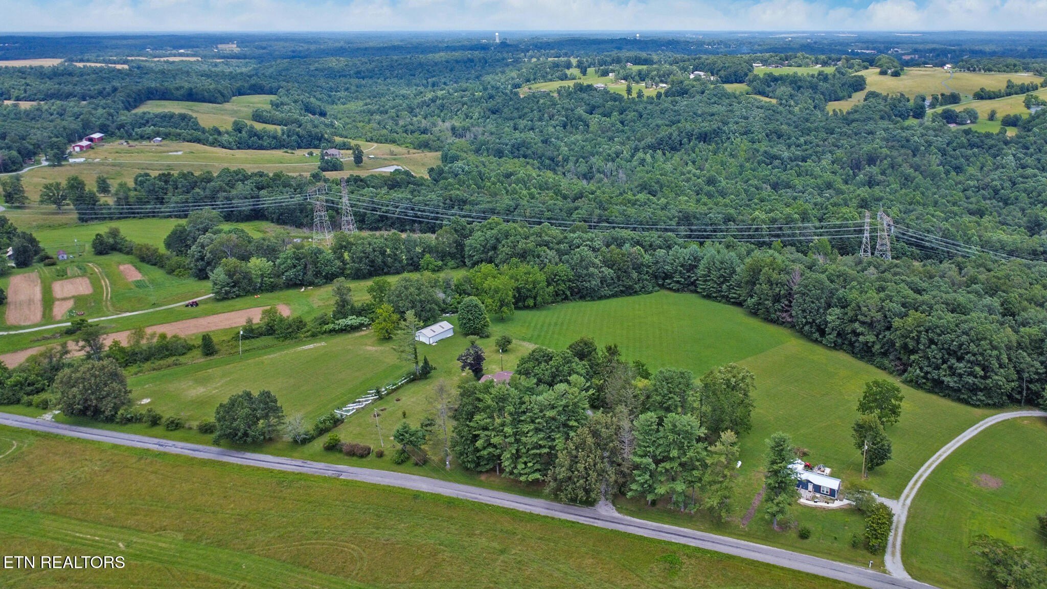 Crossville, Tennessee, 38571, United States, 5 Bedrooms Bedrooms, ,3 BathroomsBathrooms,Residential,For Sale,1986080