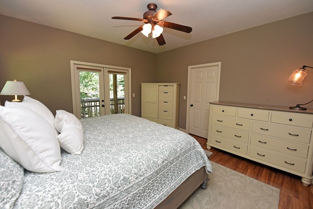 Hiawassee, Georgia, 30546, United States, 3 Bedrooms Bedrooms, ,4 BathroomsBathrooms,Residential,For Sale,1877027