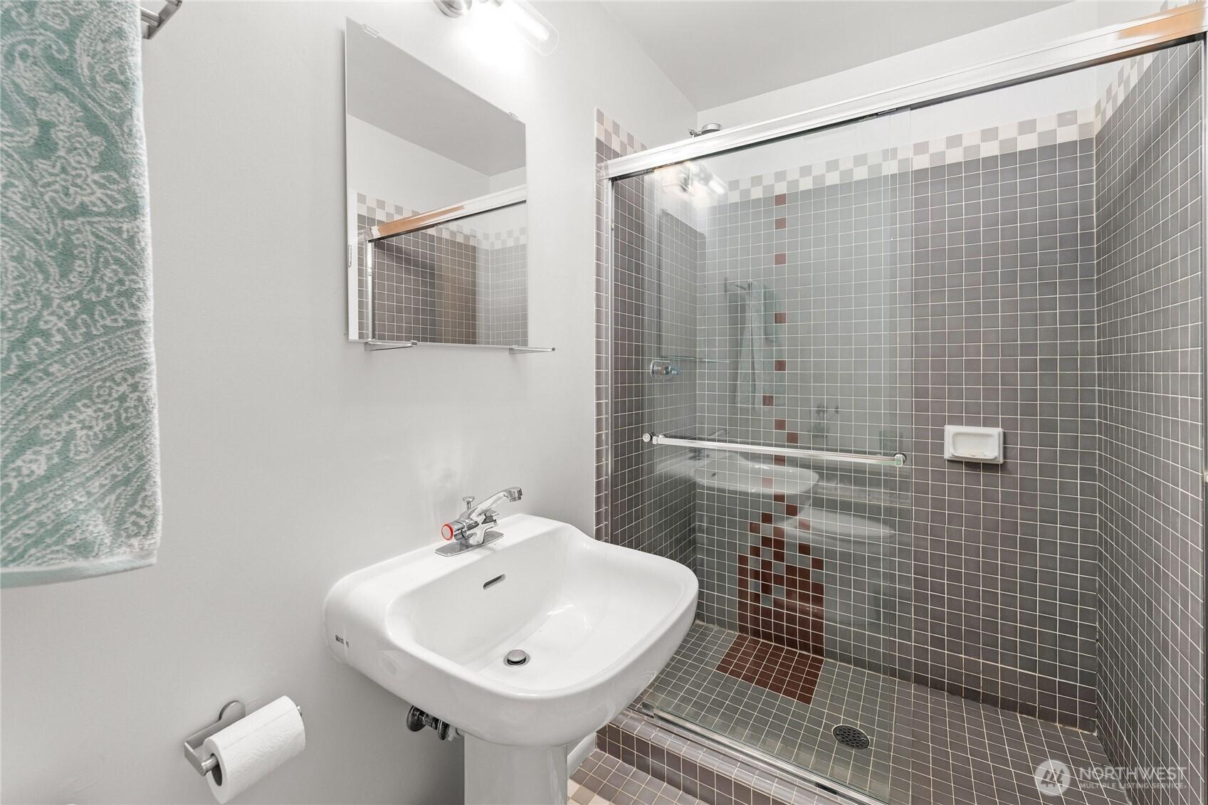 SEATTLE, Washington, 98146, United States, 2 Bedrooms Bedrooms, ,2 BathroomsBathrooms,Residential,For Sale,1873877