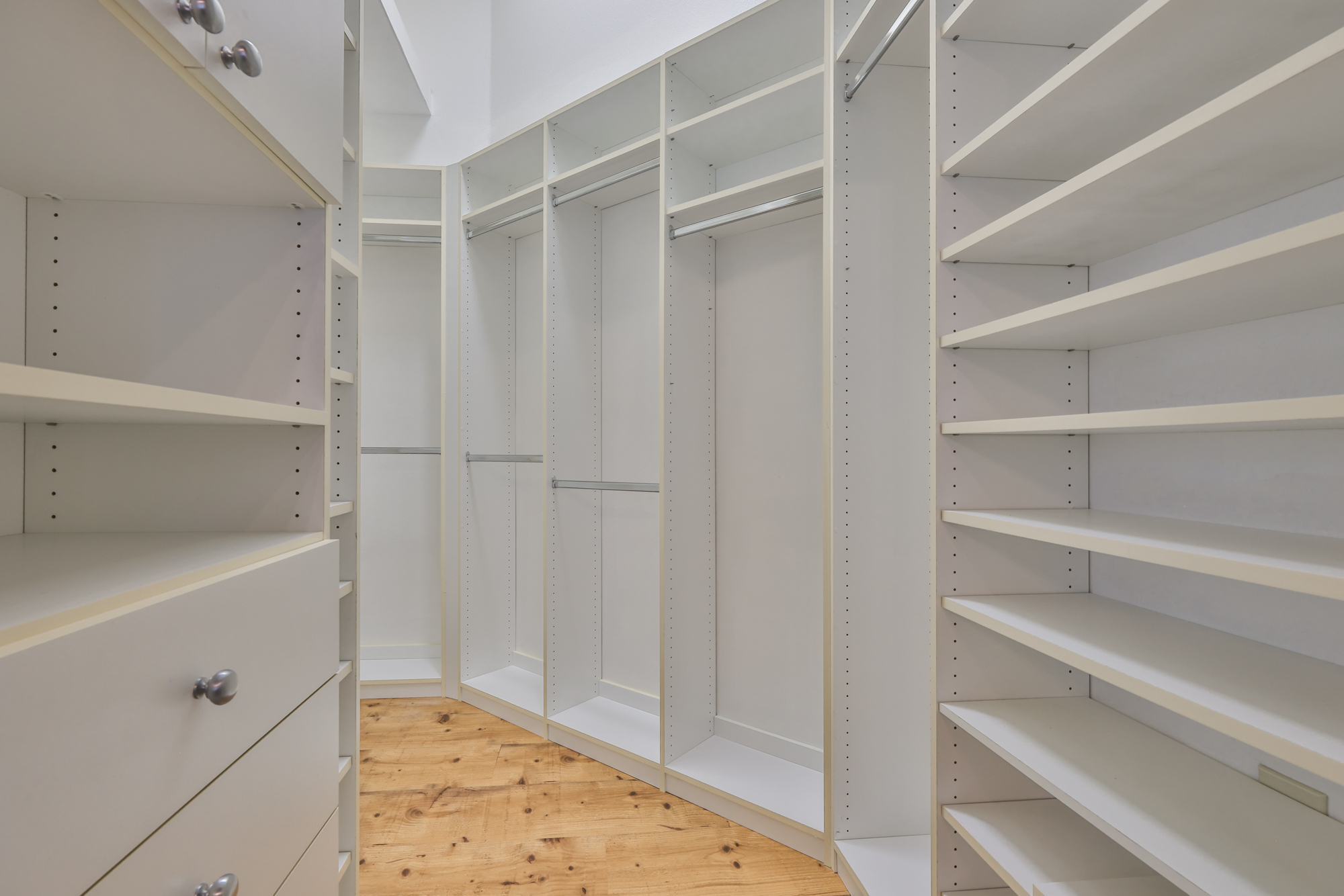 Tampa, Florida, 33635, United States, 4 Bedrooms Bedrooms, ,2 BathroomsBathrooms,Residential,For Sale,1996495