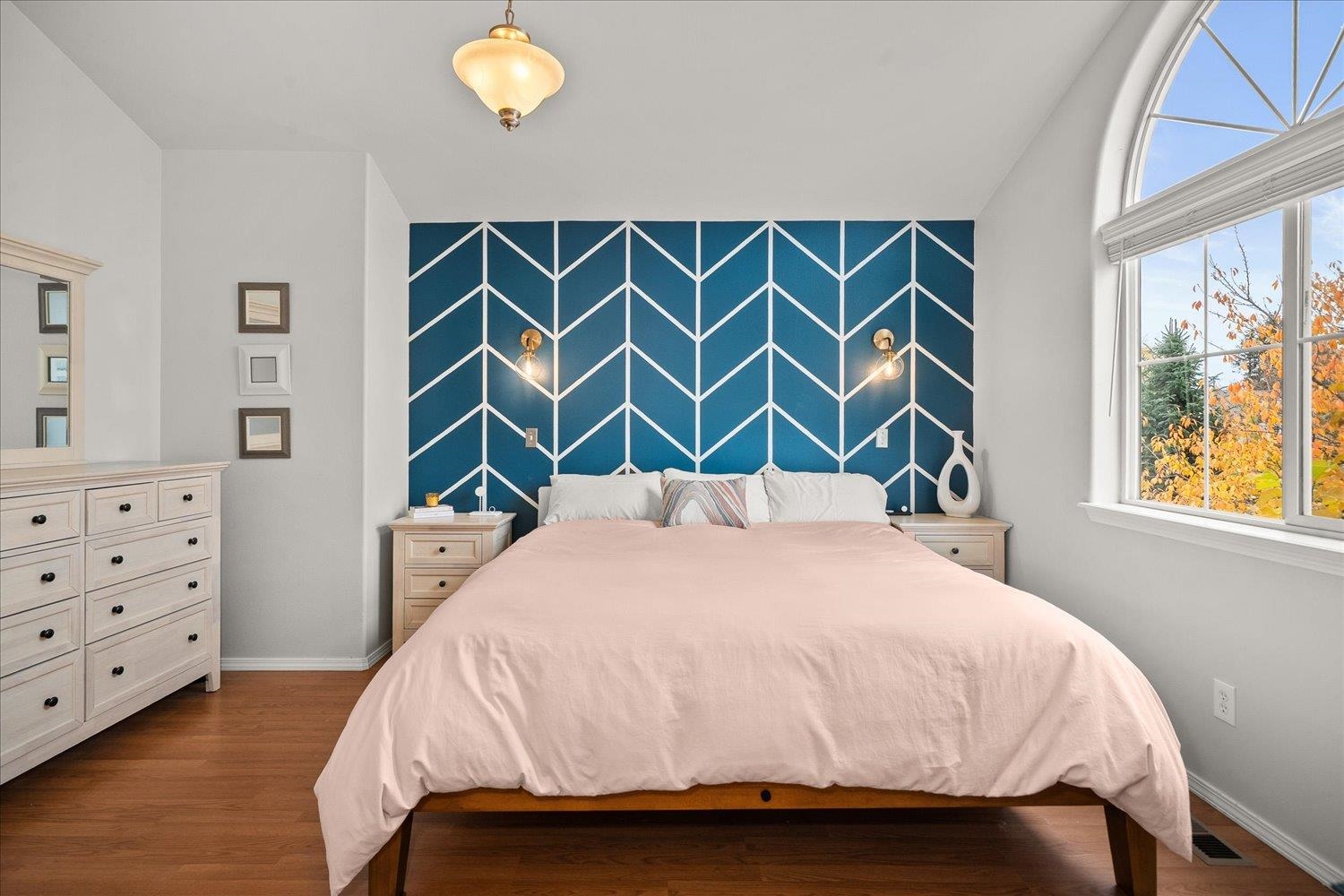 Spokane Valley, Washington, 99016, United States, 5 Bedrooms Bedrooms, ,3 BathroomsBathrooms,Residential,For Sale,1990389