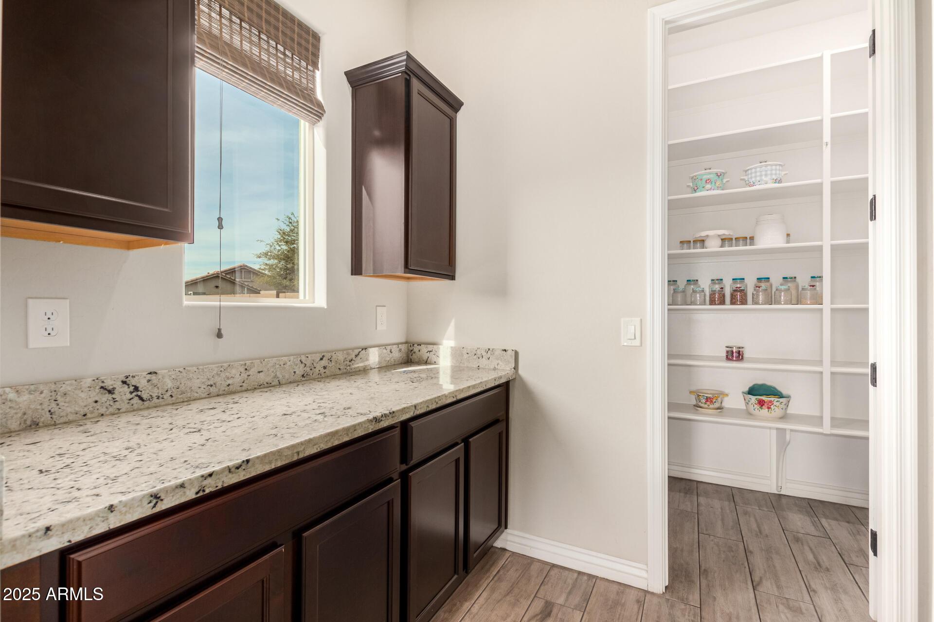 Glendale, Arizona, 85305, United States, 4 Bedrooms Bedrooms, ,5 BathroomsBathrooms,Residential,For Sale,1881067