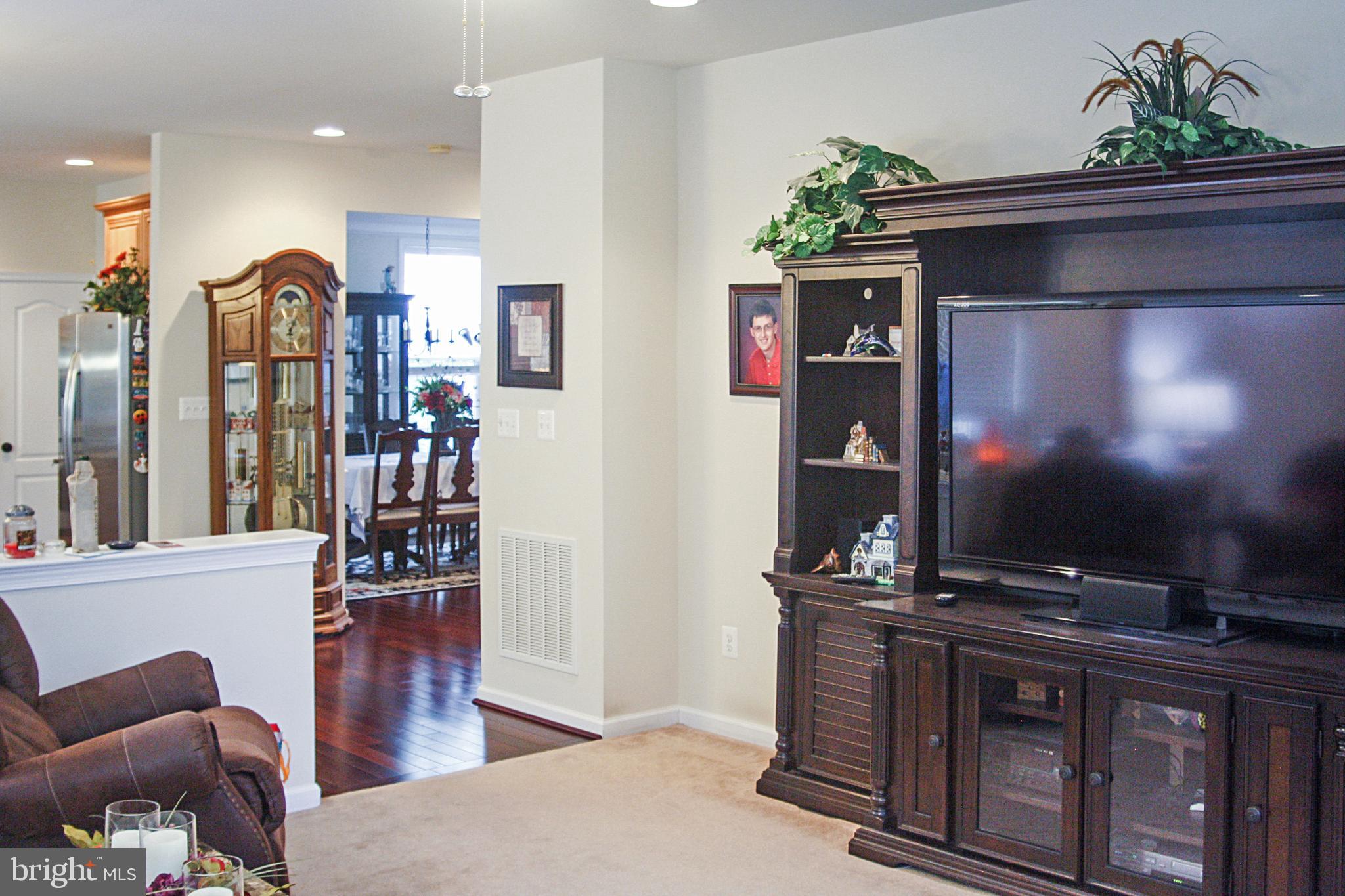 Winchester, Virginia, 22602, United States, 5 Bedrooms Bedrooms, ,5 BathroomsBathrooms,Residential,For Sale,1982956