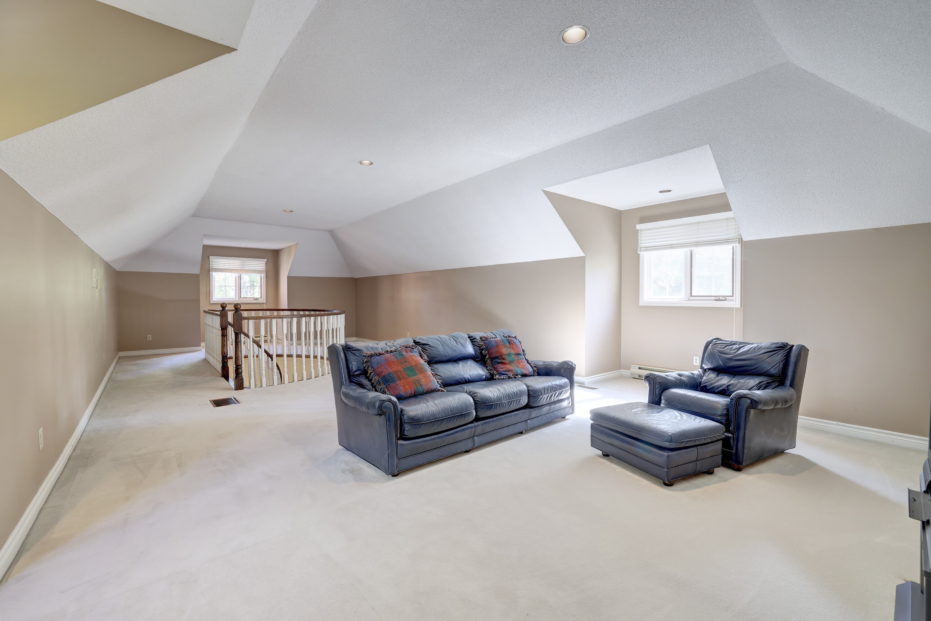  Lorne Park Executive Home - 物件實景