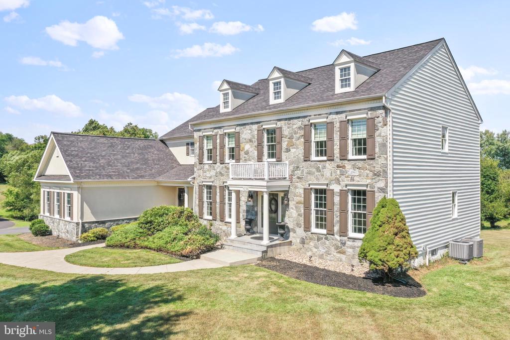 Waterford, Virginia, 20197, United States, 4 Bedrooms Bedrooms, ,5 BathroomsBathrooms,Residential,For Sale,1941290