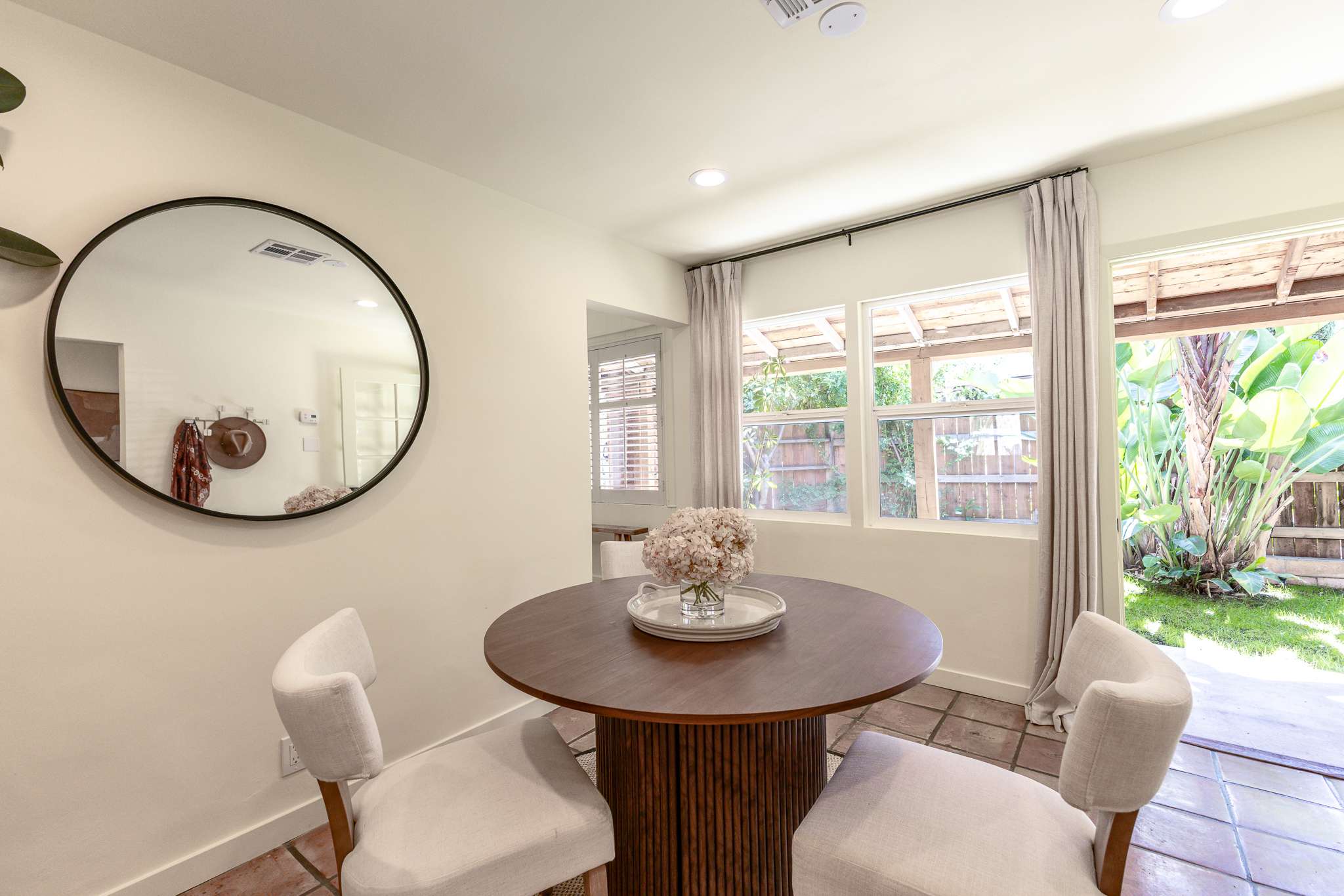  927 Pine Grove Ave - 物件實景