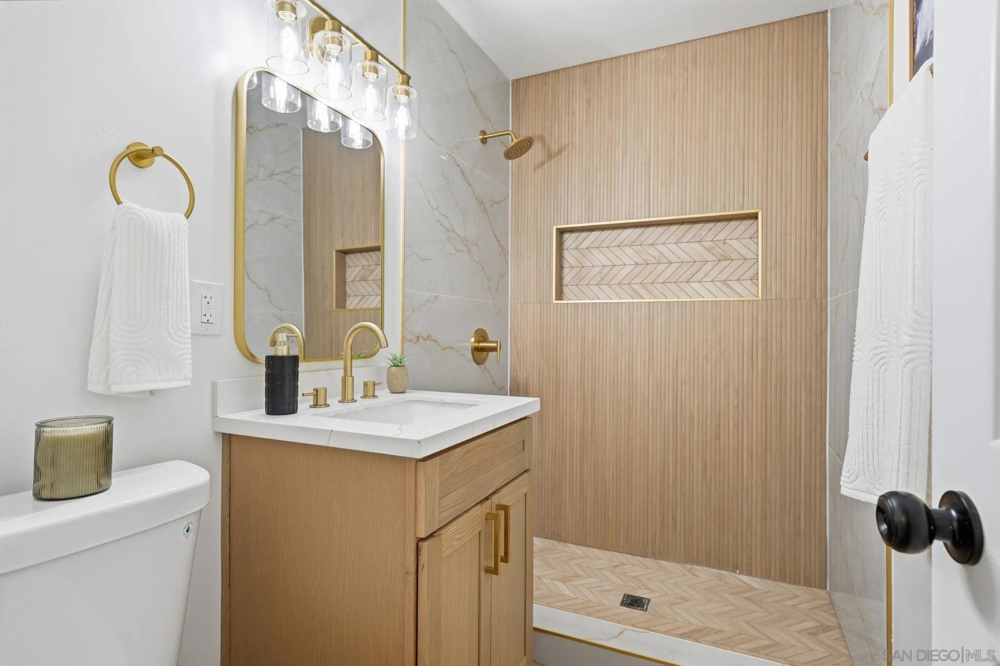 Imperial Beach, California, 91932, United States, 3 Bedrooms Bedrooms, ,2 BathroomsBathrooms,Residential,For Sale,1998958