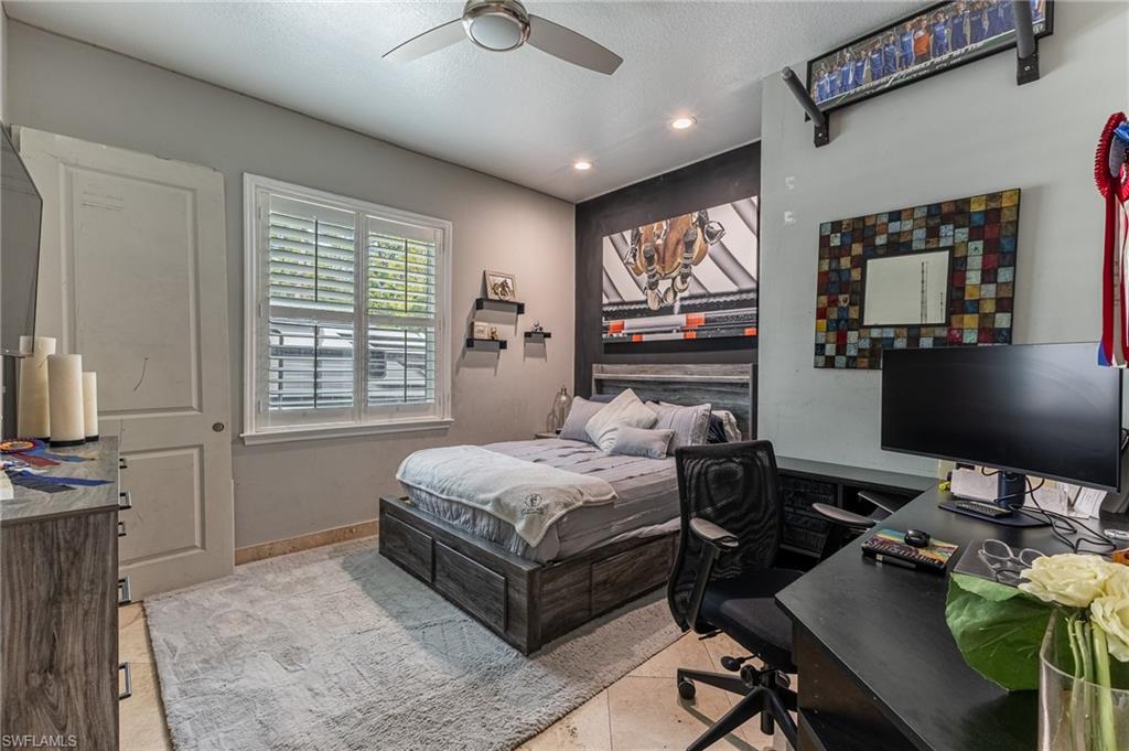 Bonita Springs, Florida, 34135, United States, 6 Bedrooms Bedrooms, ,3 BathroomsBathrooms,Residential,For Sale,1993230