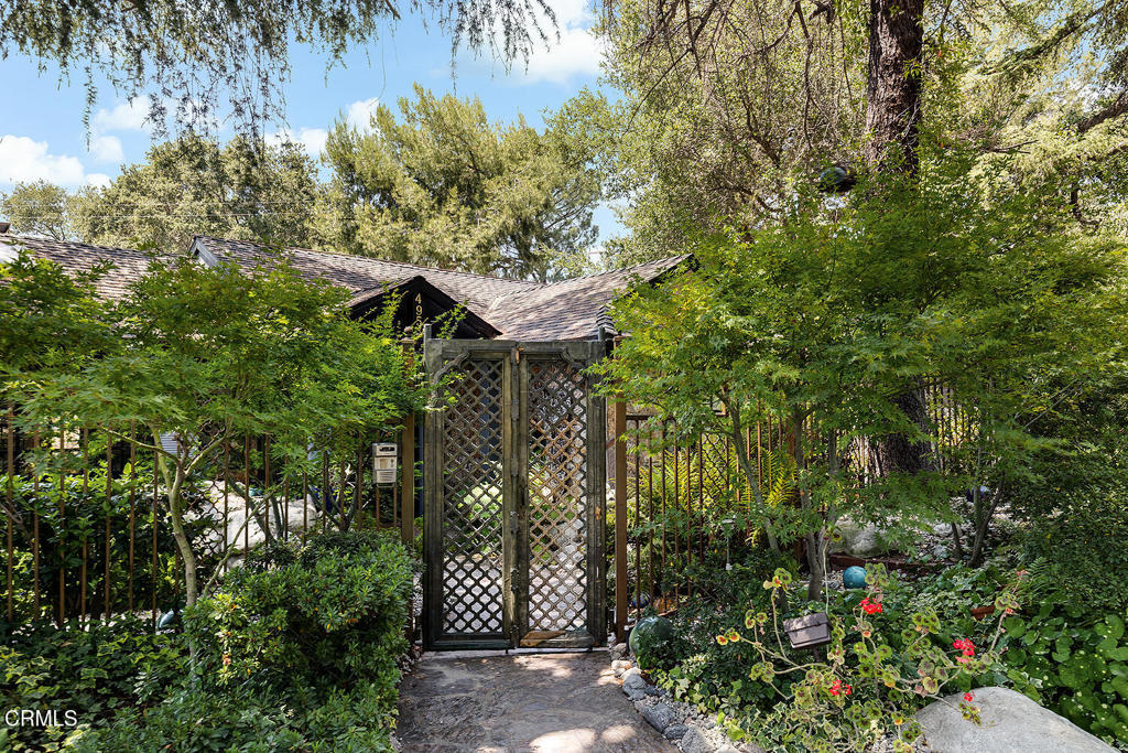 La Canada Flintridge, California, 91011, United States, 4 Bedrooms Bedrooms, ,3 BathroomsBathrooms,Residential,For Sale,1885342