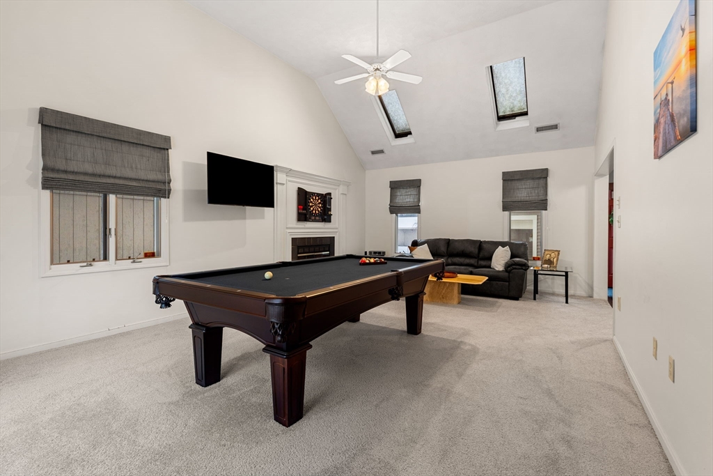 Haverhill, Massachusetts, 01830, United States, 2 Bedrooms Bedrooms, ,3 BathroomsBathrooms,Residential,For Sale,2001775