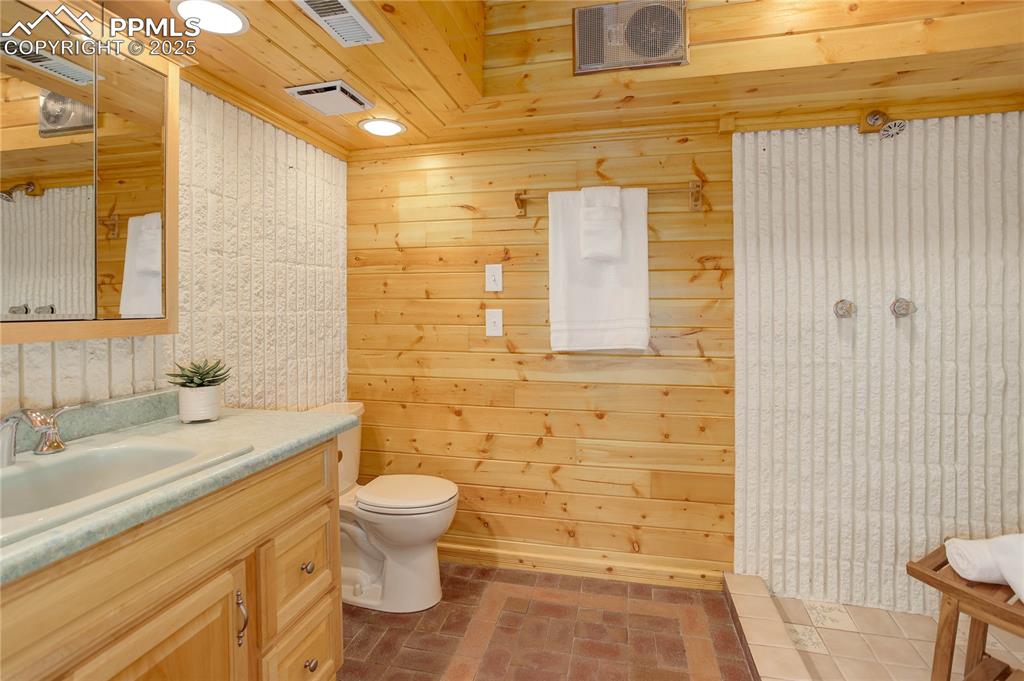 Colorado Springs, Colorado, 80908, United States, 3 Bedrooms Bedrooms, ,1 BathroomBathrooms,Residential,For Sale,1836722