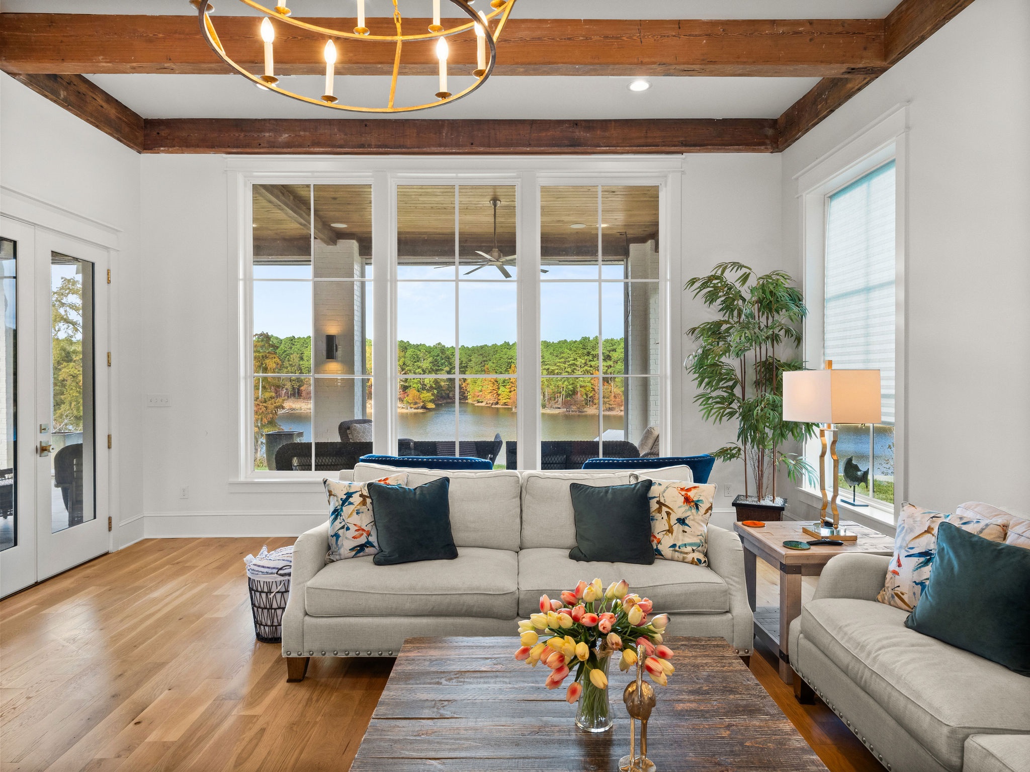 Many, Louisiana, 71449, United States, 3 Bedrooms Bedrooms, ,4 BathroomsBathrooms,Residential,For Sale,1998076