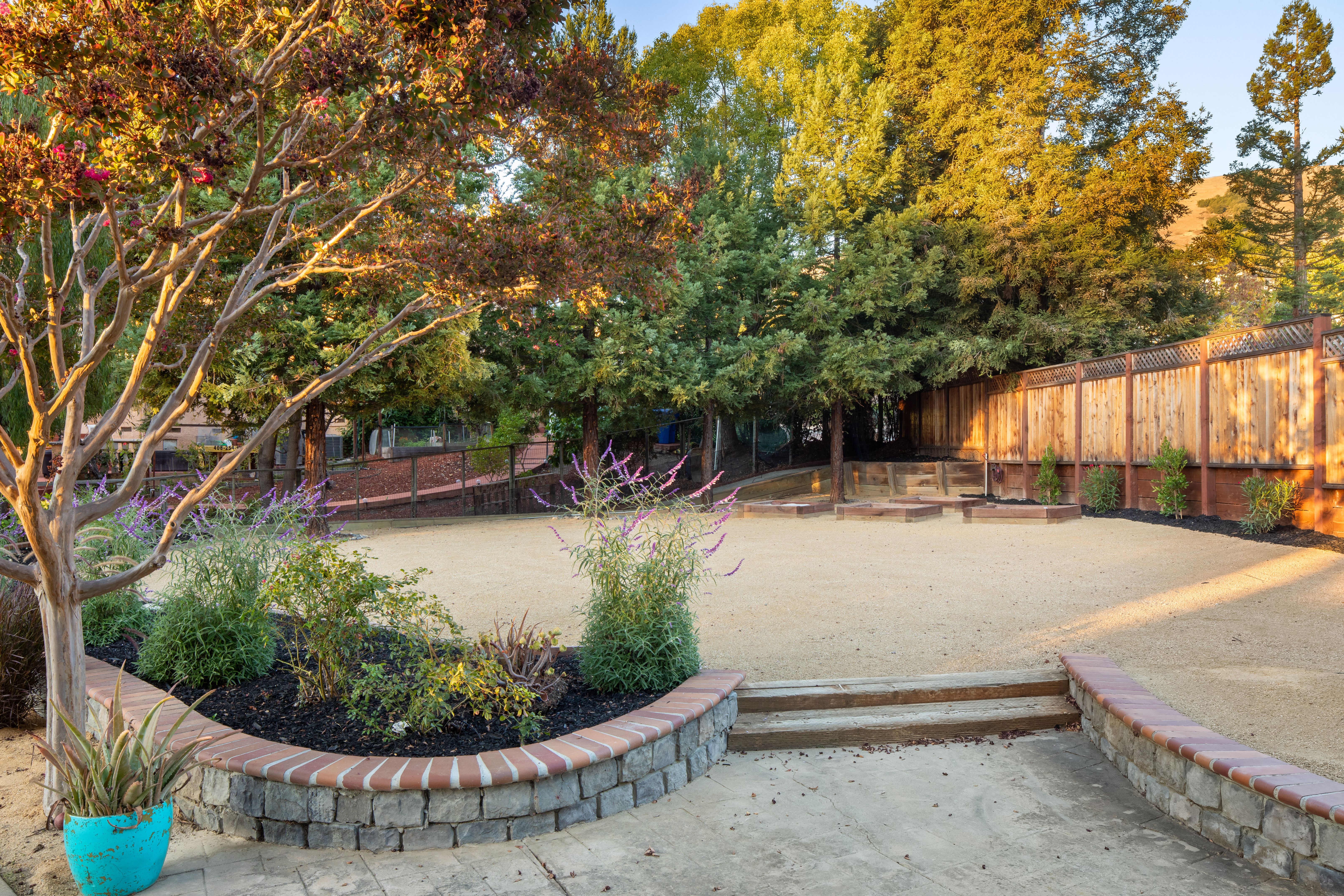  Grand Tudor Estate Offering Luxury Living in Gated Vineyard Heights - 物件實景