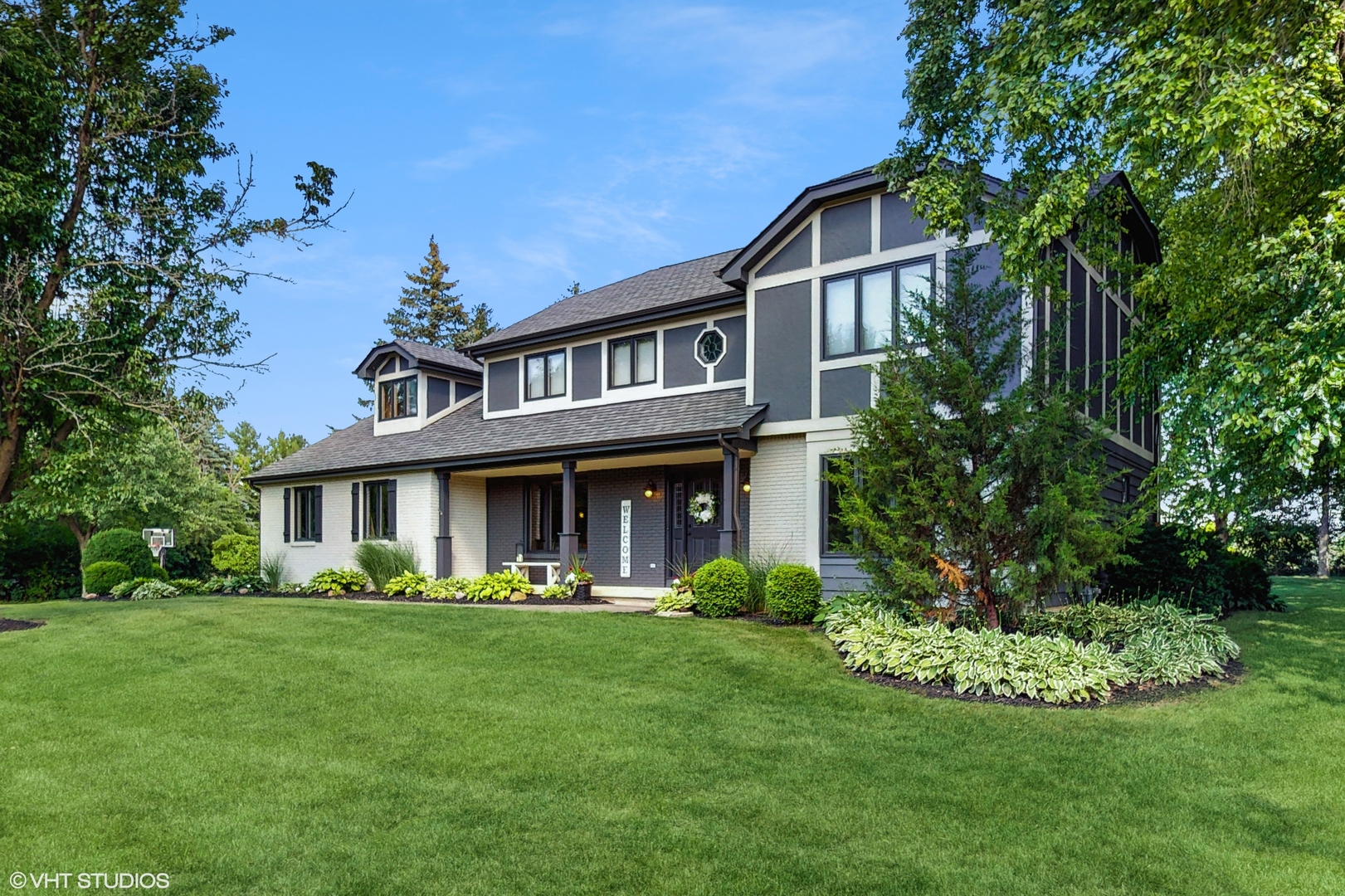 St. Charles, Illinois, 60175, United States, 4 Bedrooms Bedrooms, ,3 BathroomsBathrooms,Residential,For Sale,1889626