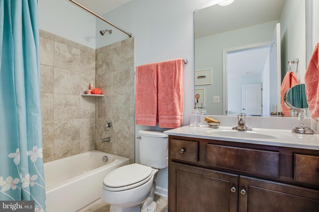 Spotsylvania, Virginia, 22551, United States, 6 Bedrooms Bedrooms, ,4 BathroomsBathrooms,Residential,For Sale,1916890