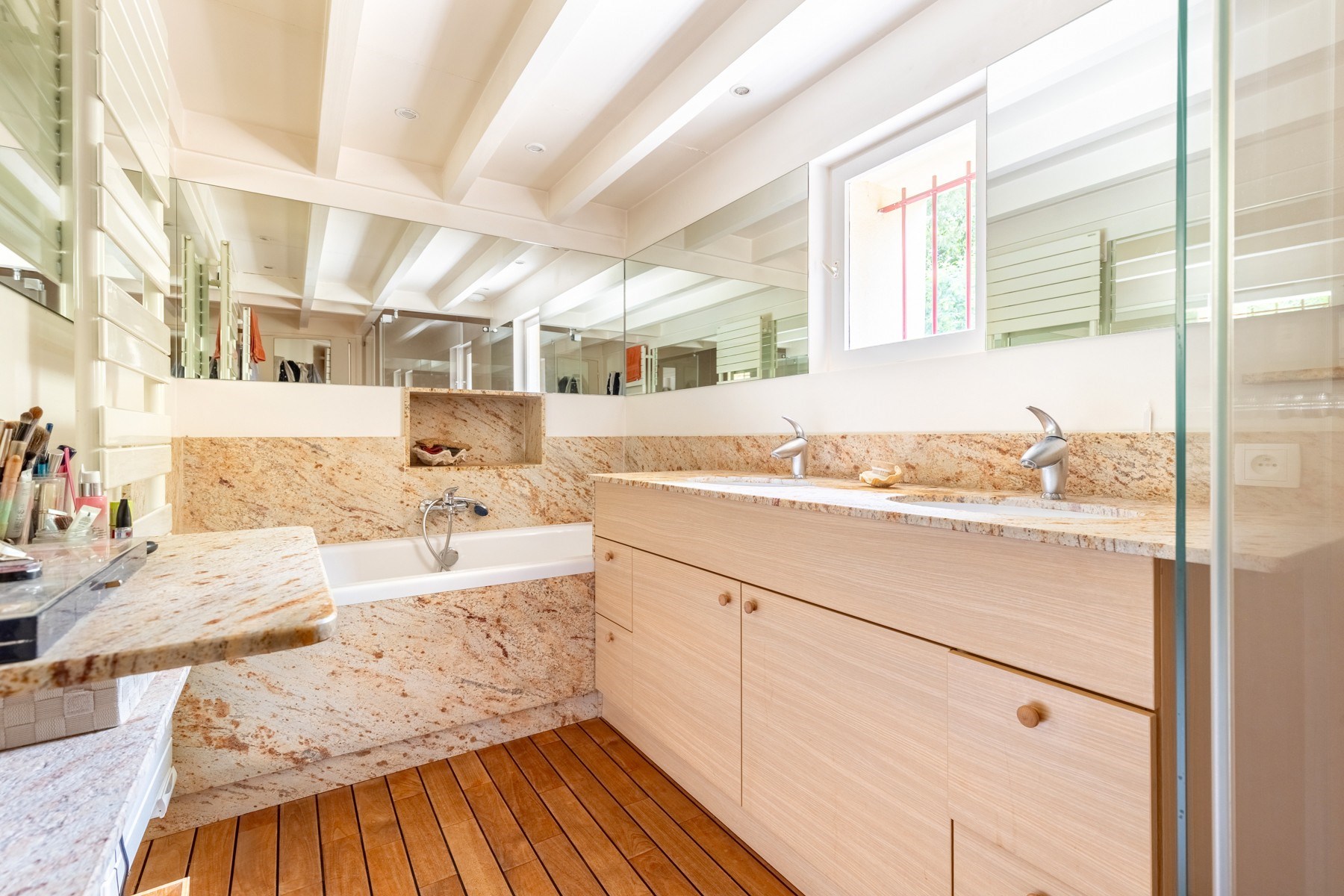  BORDEAUX 15MN - MAGNIFICENT HOUSE - LANDSCAPED 3000SQ.M PARK - 4 BEDROOMS - SWI… - 物件實景