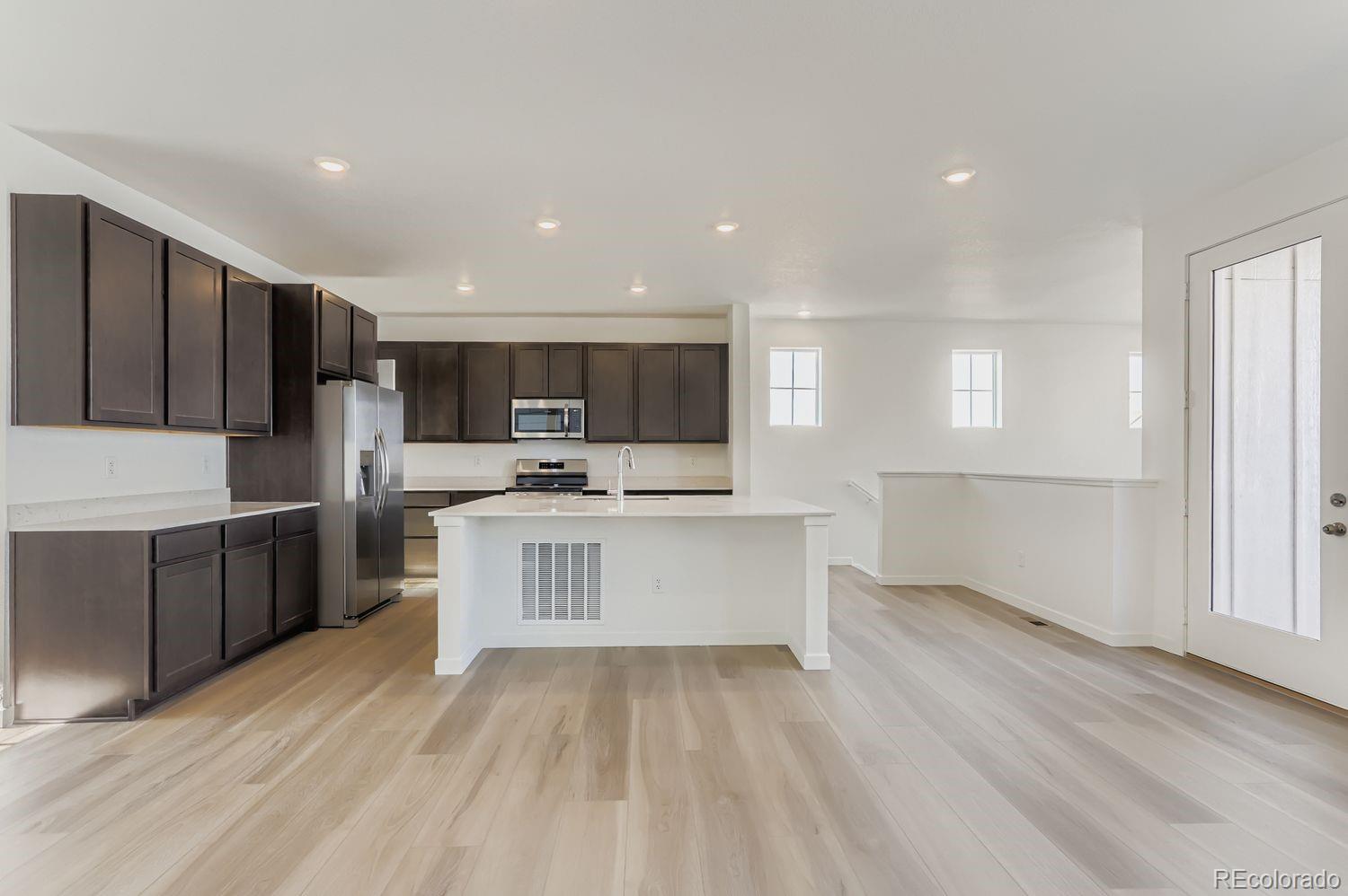 Thornton, Colorado, 80602, United States, 3 Bedrooms Bedrooms, ,2 BathroomsBathrooms,Residential,For Sale,1941031
