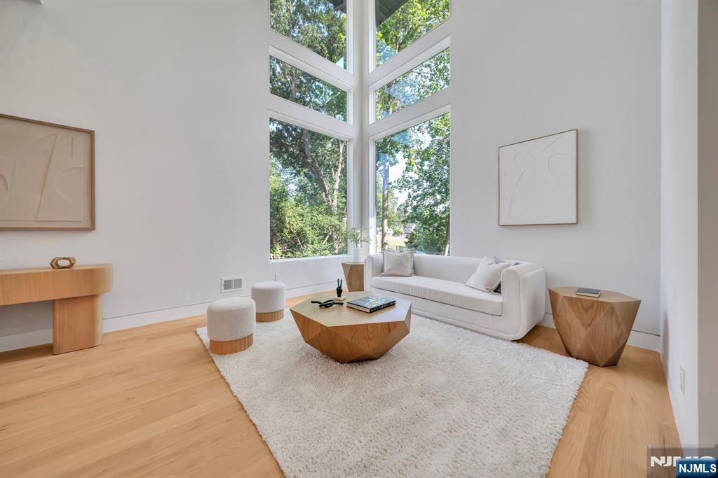 Tenafly, New Jersey, 07670, United States, 6 Bedrooms Bedrooms, ,6 BathroomsBathrooms,Residential,For Sale,1906714