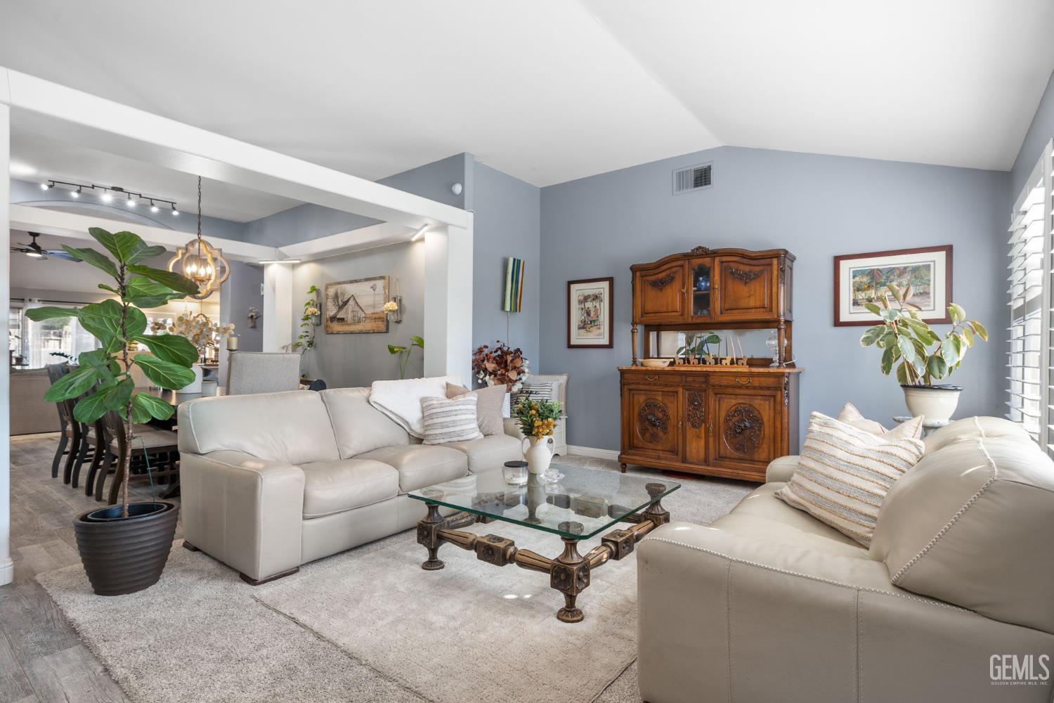 Bakersfield, California, 93312, United States, 4 Bedrooms Bedrooms, ,2 BathroomsBathrooms,Residential,For Sale,1970807