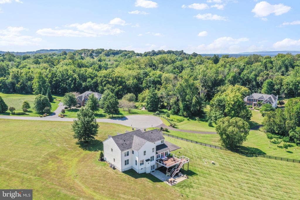Waterford, Virginia, 20197, United States, 4 Bedrooms Bedrooms, ,5 BathroomsBathrooms,Residential,For Sale,1941290