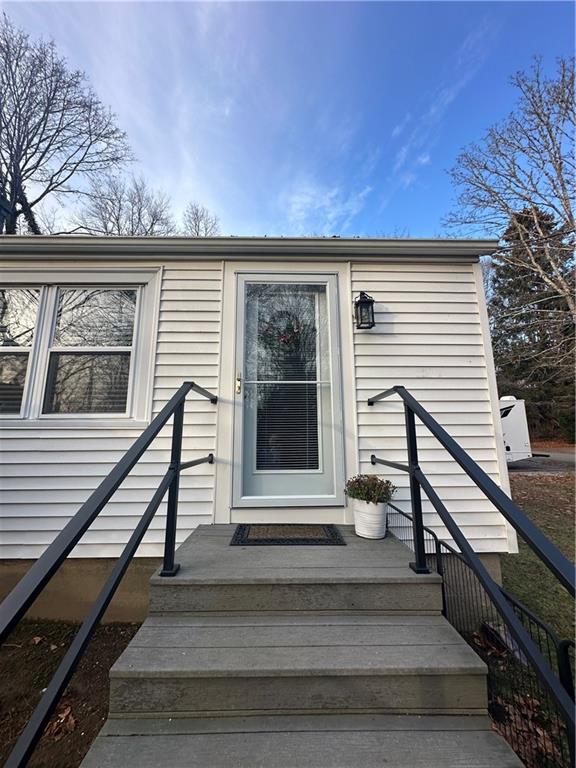 Bristol, Rhode Island, 02809, United States, 3 Bedrooms Bedrooms, ,1 BathroomBathrooms,Residential,For Sale,2002471