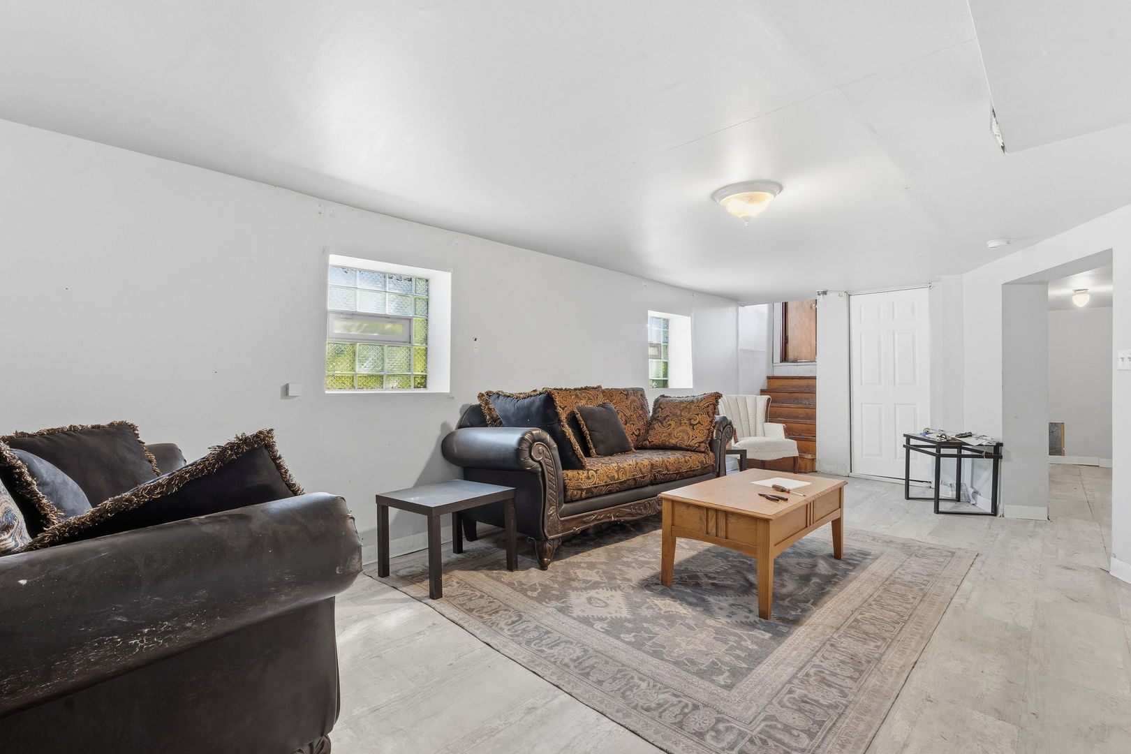 Chicago, Illinois, 60651, United States, 6 Bedrooms Bedrooms, ,Residential,For Sale,1992904