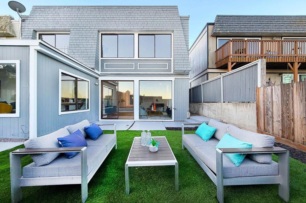 San Francisco, California, 94131, United States, 3 Bedrooms Bedrooms, ,3 BathroomsBathrooms,Residential,For Sale,1974039