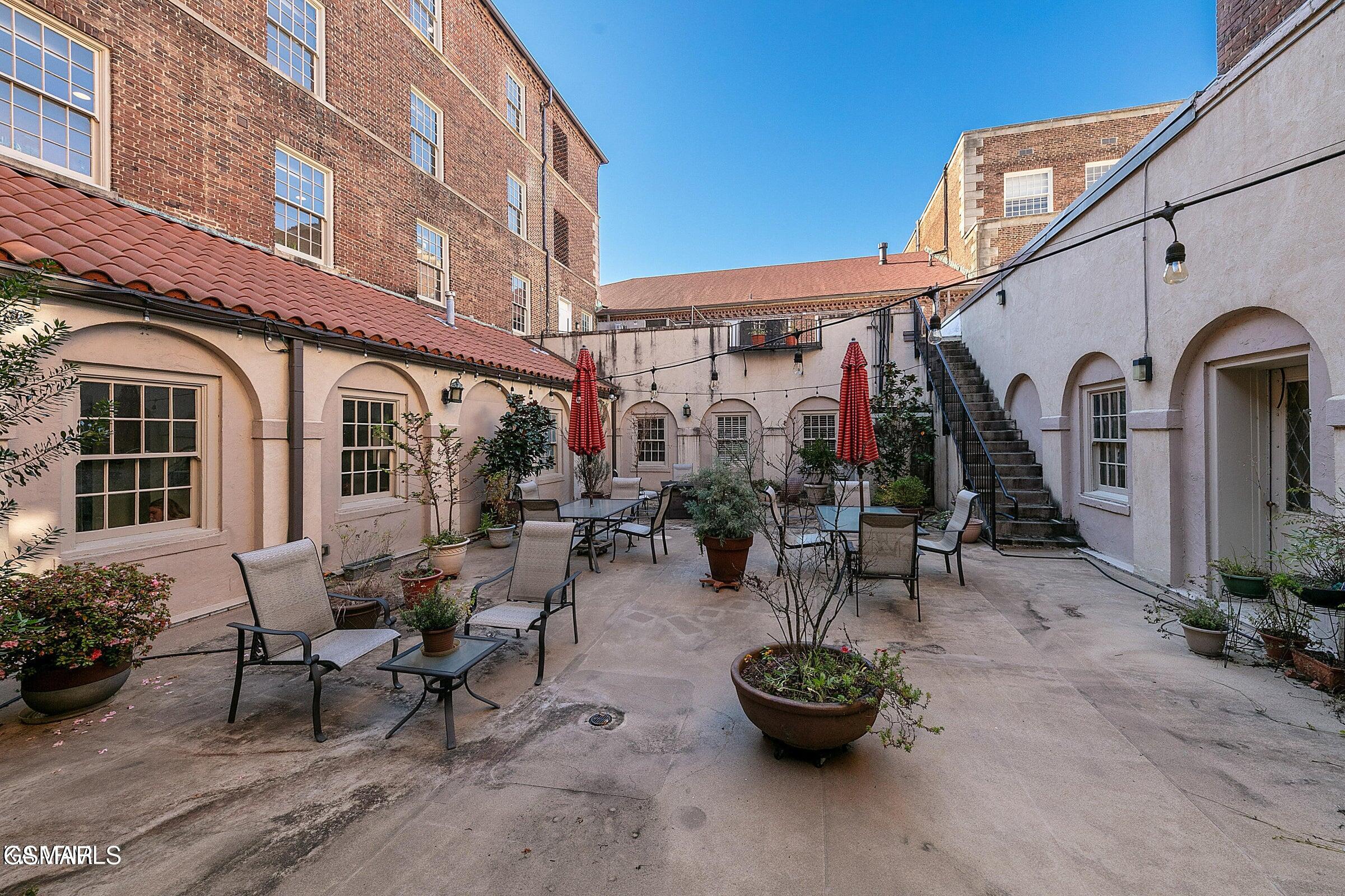 Knoxville, Tennessee, 37902, United States, 3 Bedrooms Bedrooms, ,3 BathroomsBathrooms,Residential,For Sale,2000047