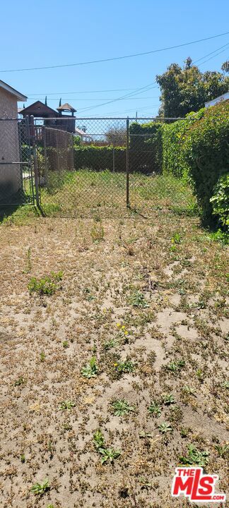 Compton, California, 90220, United States, 3 Bedrooms Bedrooms, ,1 BathroomBathrooms,Residential,For Sale,1846005