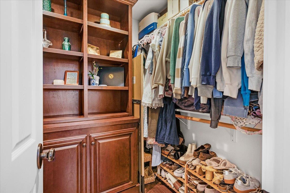 Visalia, California, 93277, United States, 4 Bedrooms Bedrooms, ,4 BathroomsBathrooms,Residential,For Sale,1973914