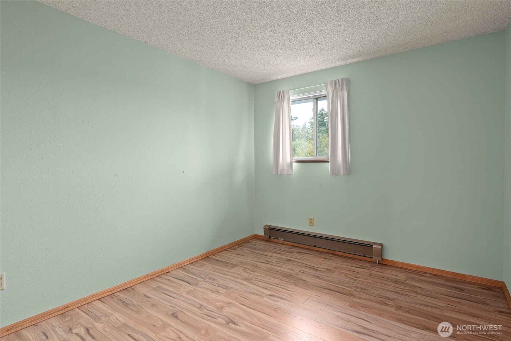 Oak Harbor, Washington, 98277, United States, 4 Bedrooms Bedrooms, ,1 BathroomBathrooms,Residential,For Sale,1926179