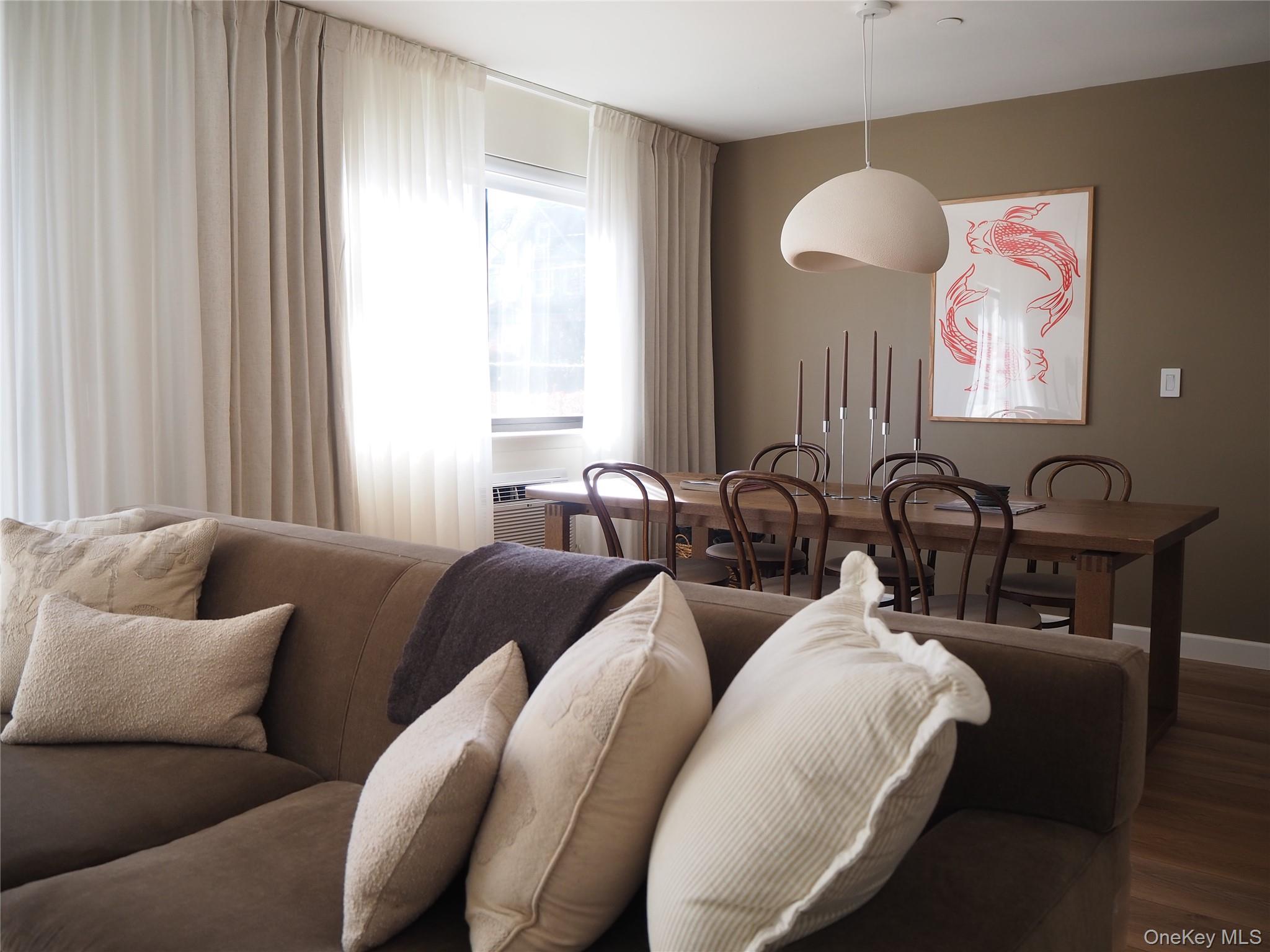 White Plains, New York, 10605, United States, 1 Bedroom Bedrooms, ,2 BathroomsBathrooms,Residential,For Sale,1988254