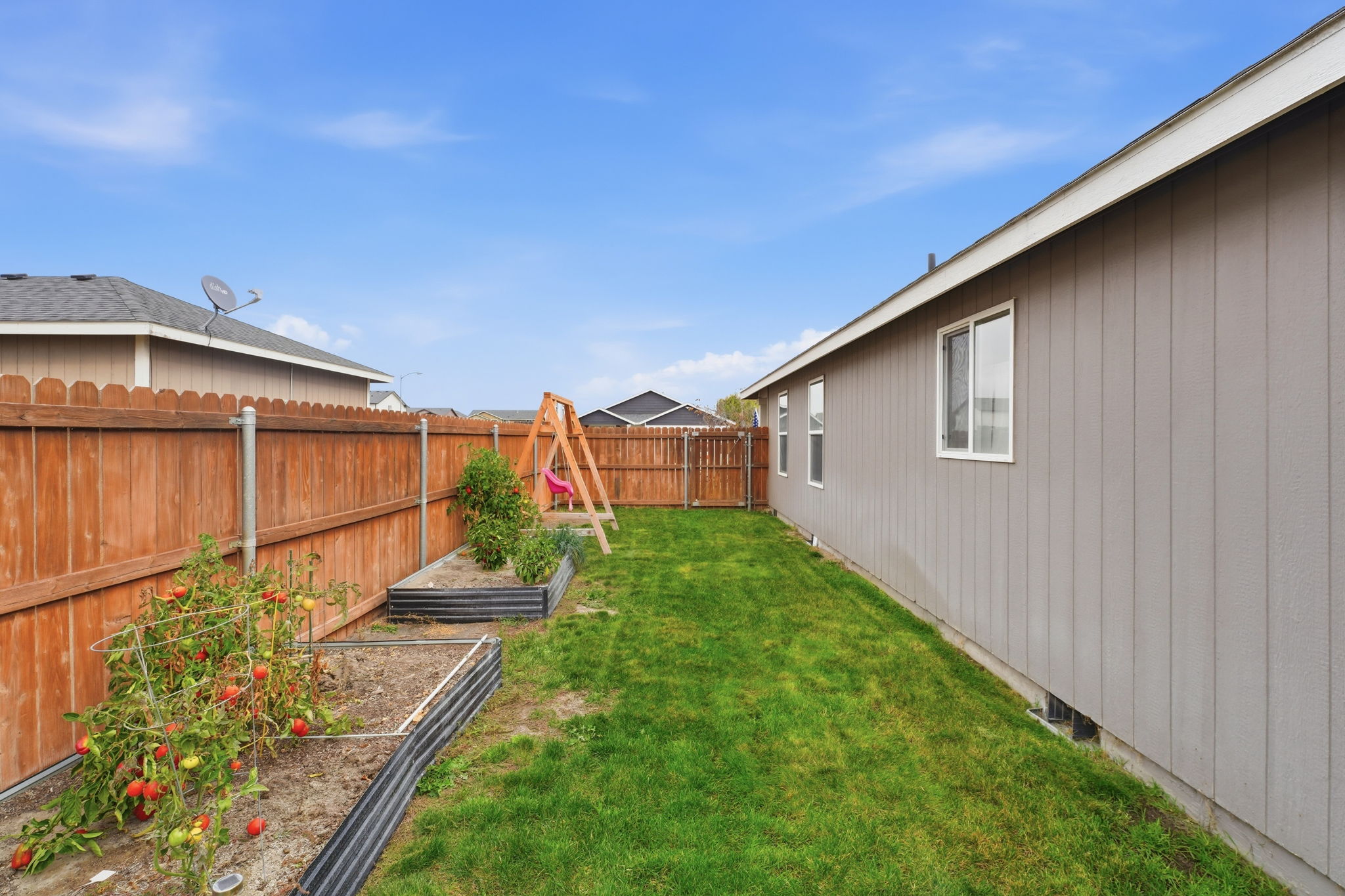  Welcome to this inviting single-story home in West Pasco - 物件實景