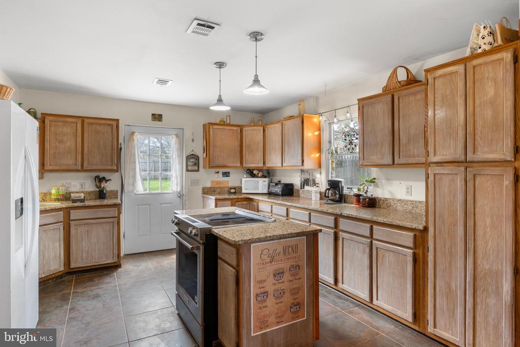 Woodbine, Maryland, 21797, United States, 4 Bedrooms Bedrooms, ,3 BathroomsBathrooms,Residential,For Sale,1921948