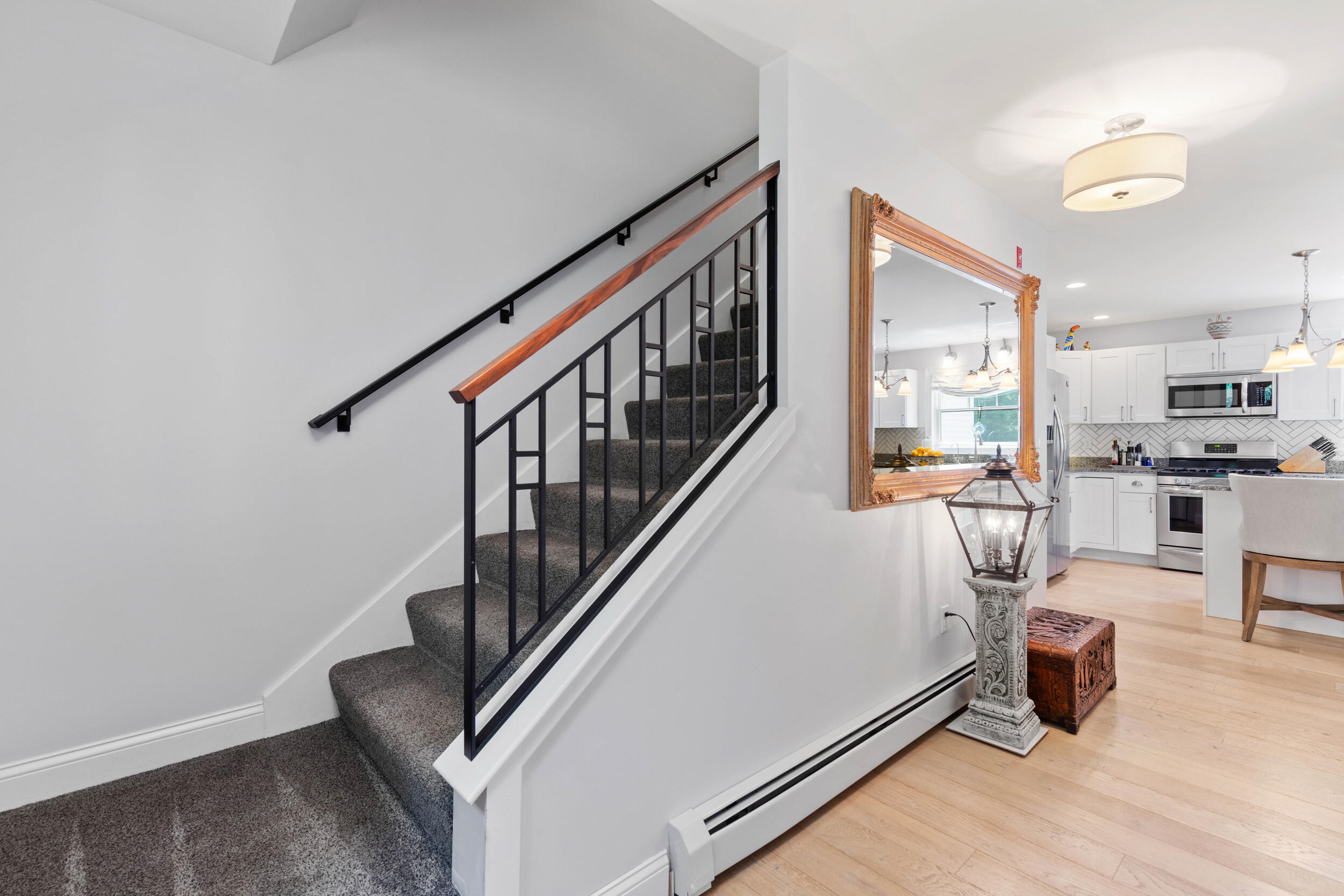 Falmouth, Maine, 04105, United States, 3 Bedrooms Bedrooms, ,3 BathroomsBathrooms,Residential,For Sale,1917362